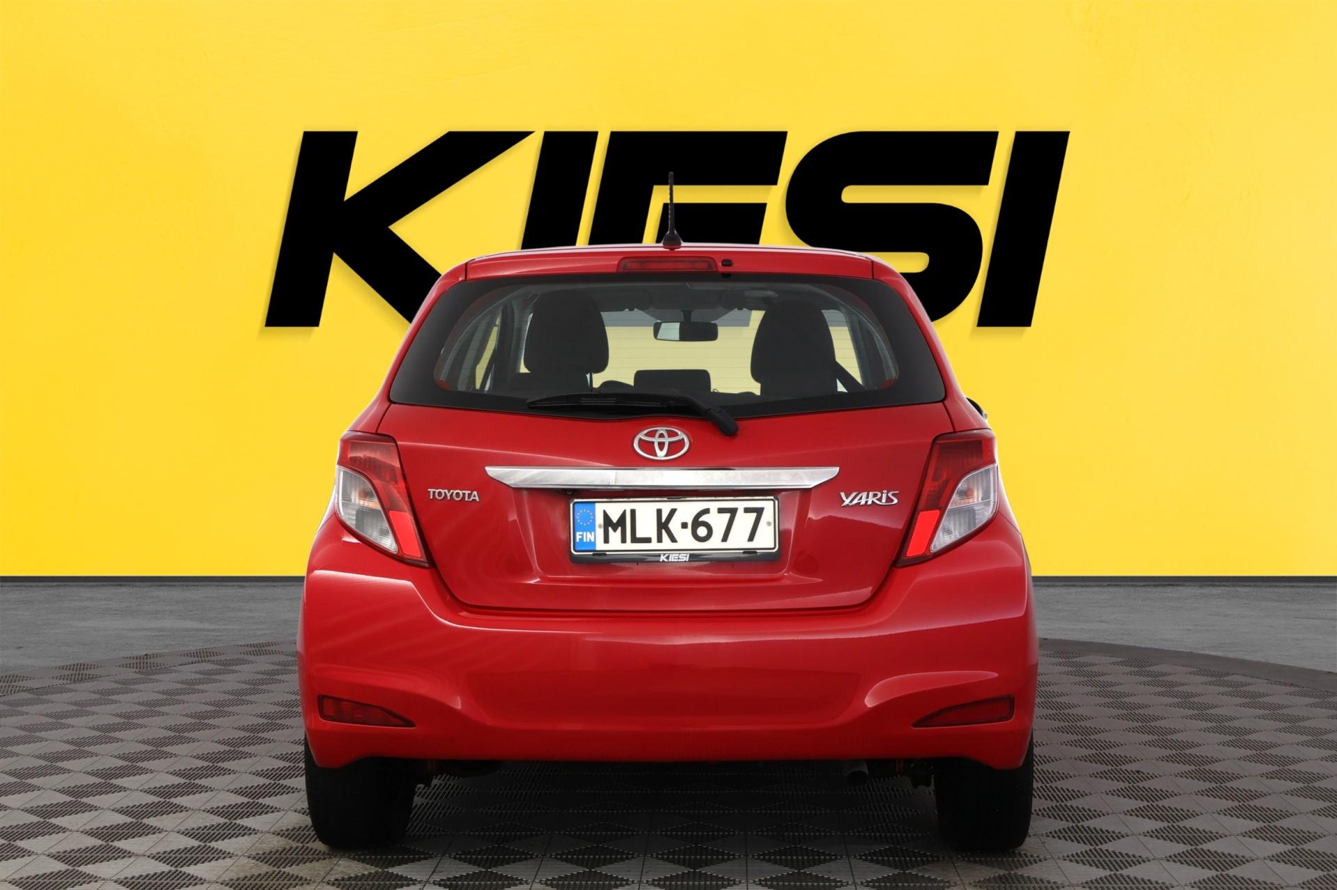 TOYOTA Yaris 2013