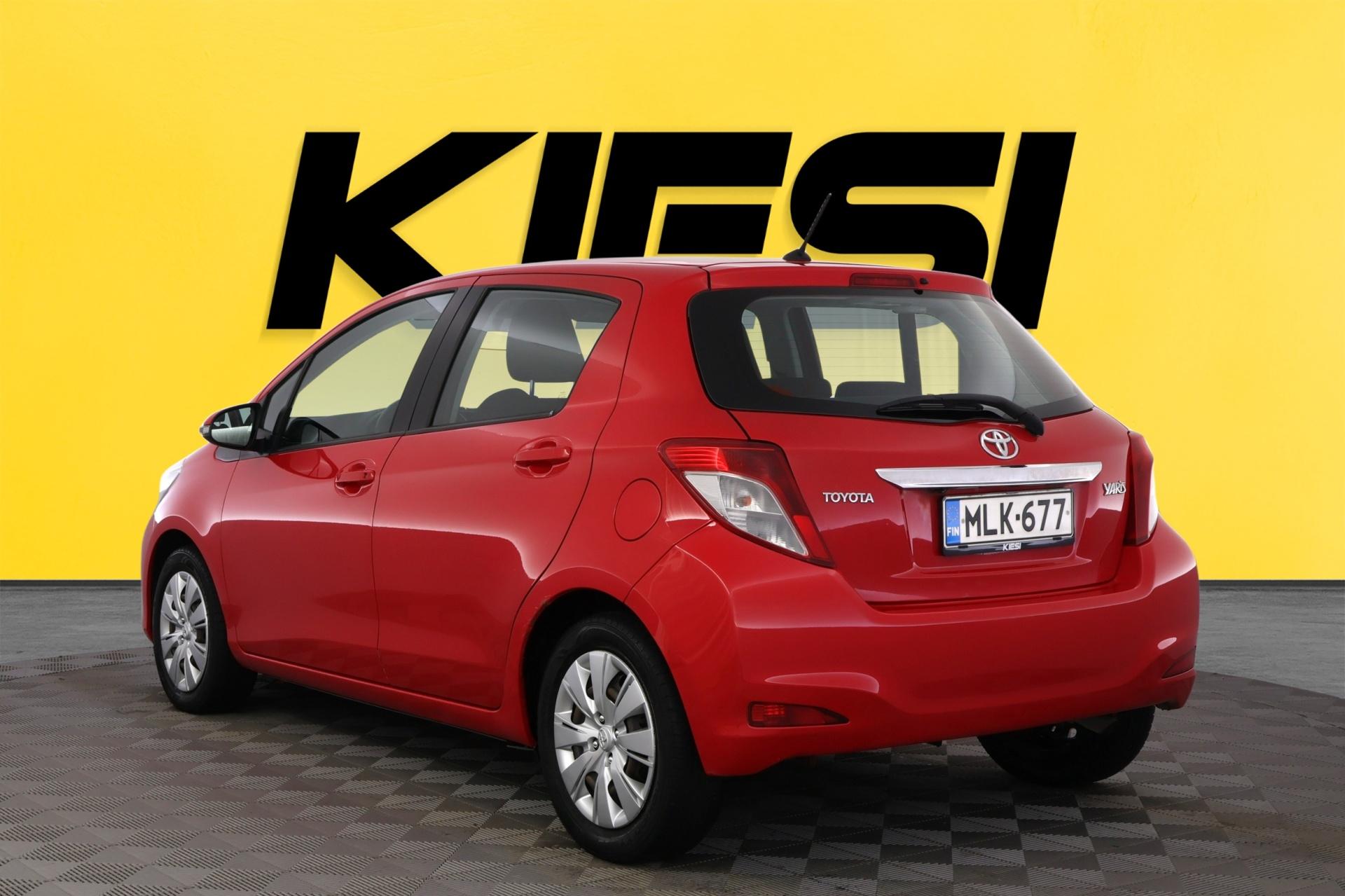 TOYOTA Yaris 2013