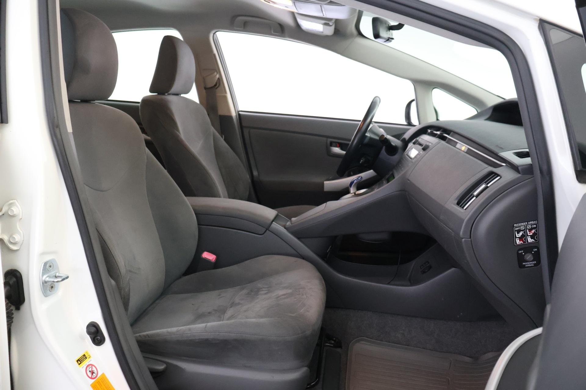 TOYOTA Prius 2010