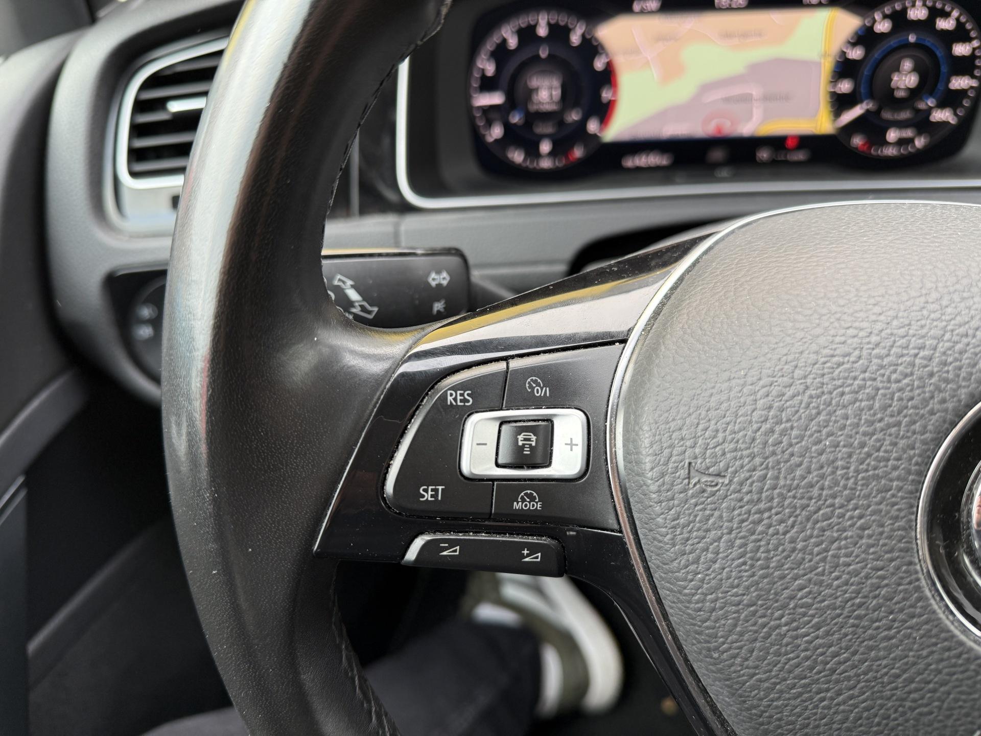 VOLKSWAGEN Golf 2018