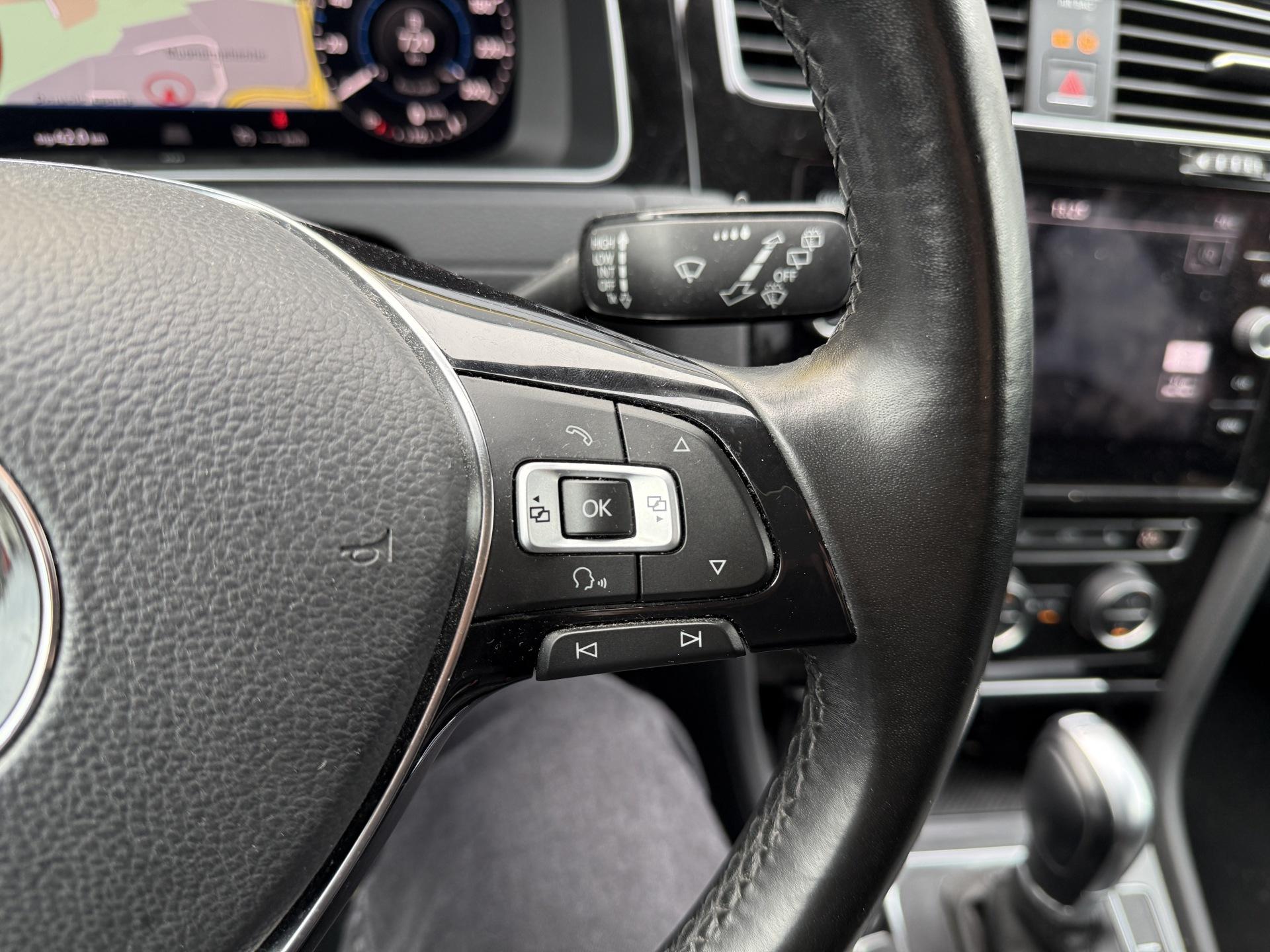 VOLKSWAGEN Golf 2018