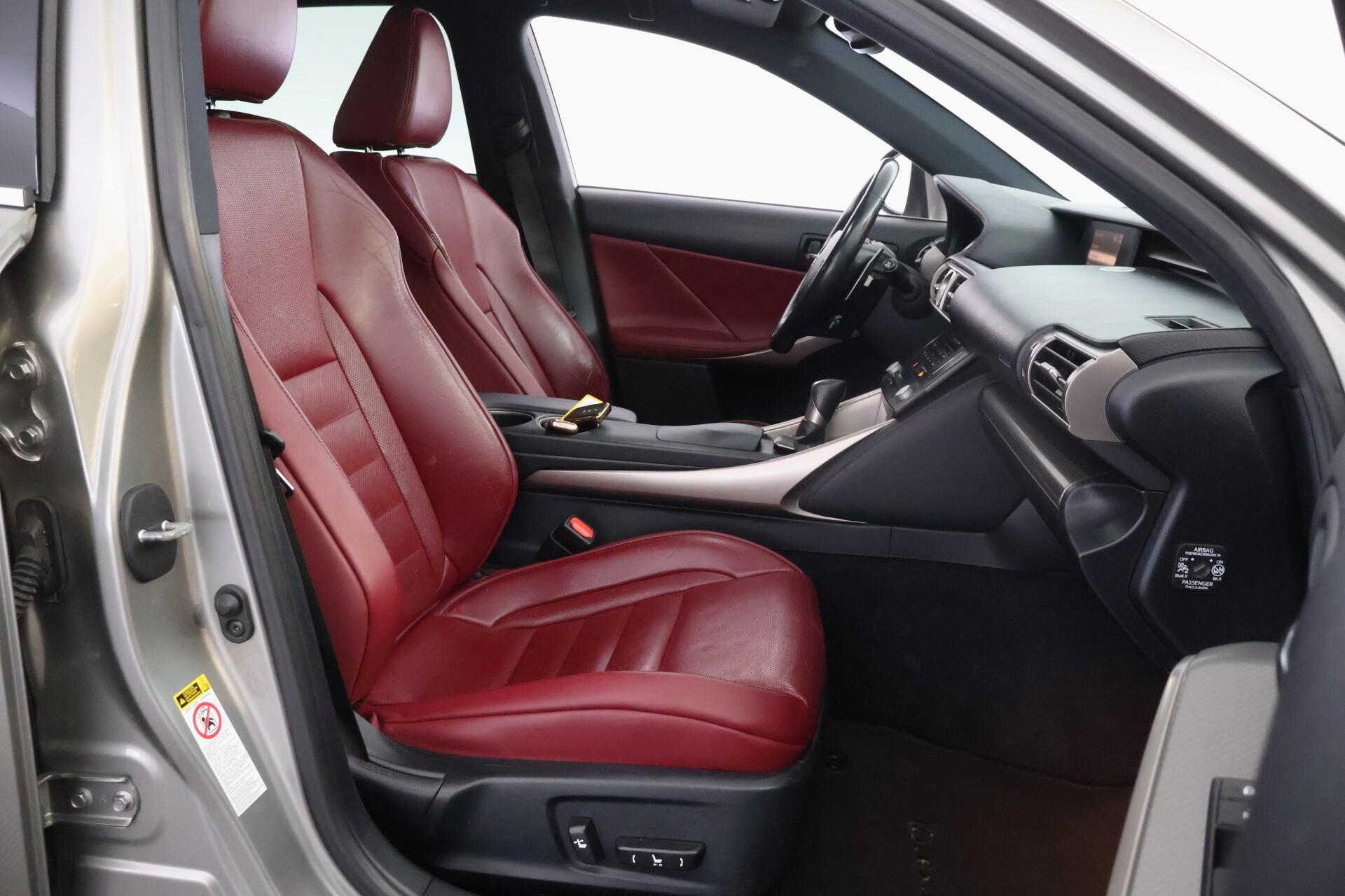 LEXUS IS 2013