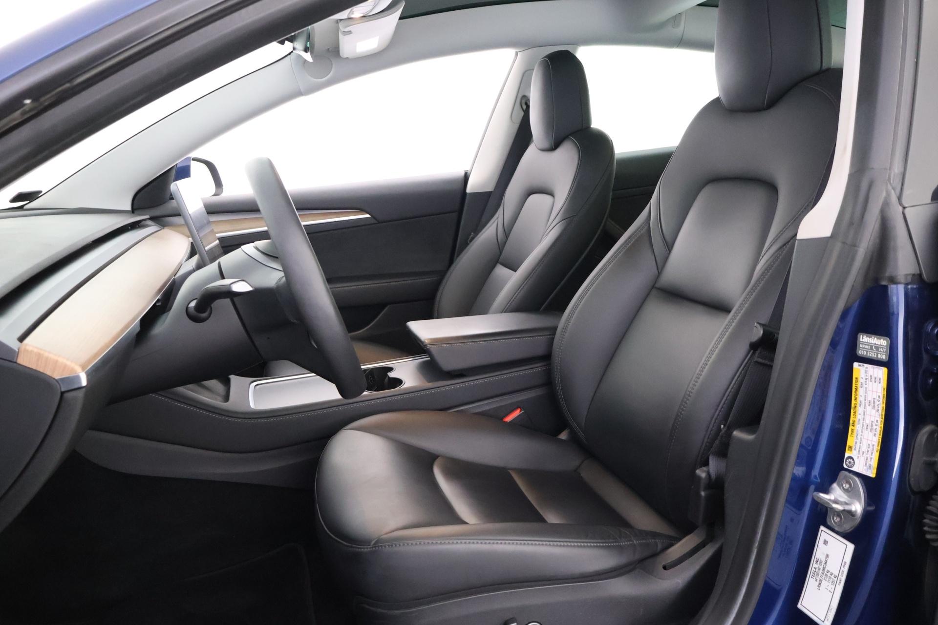 TESLA Model 3 2021