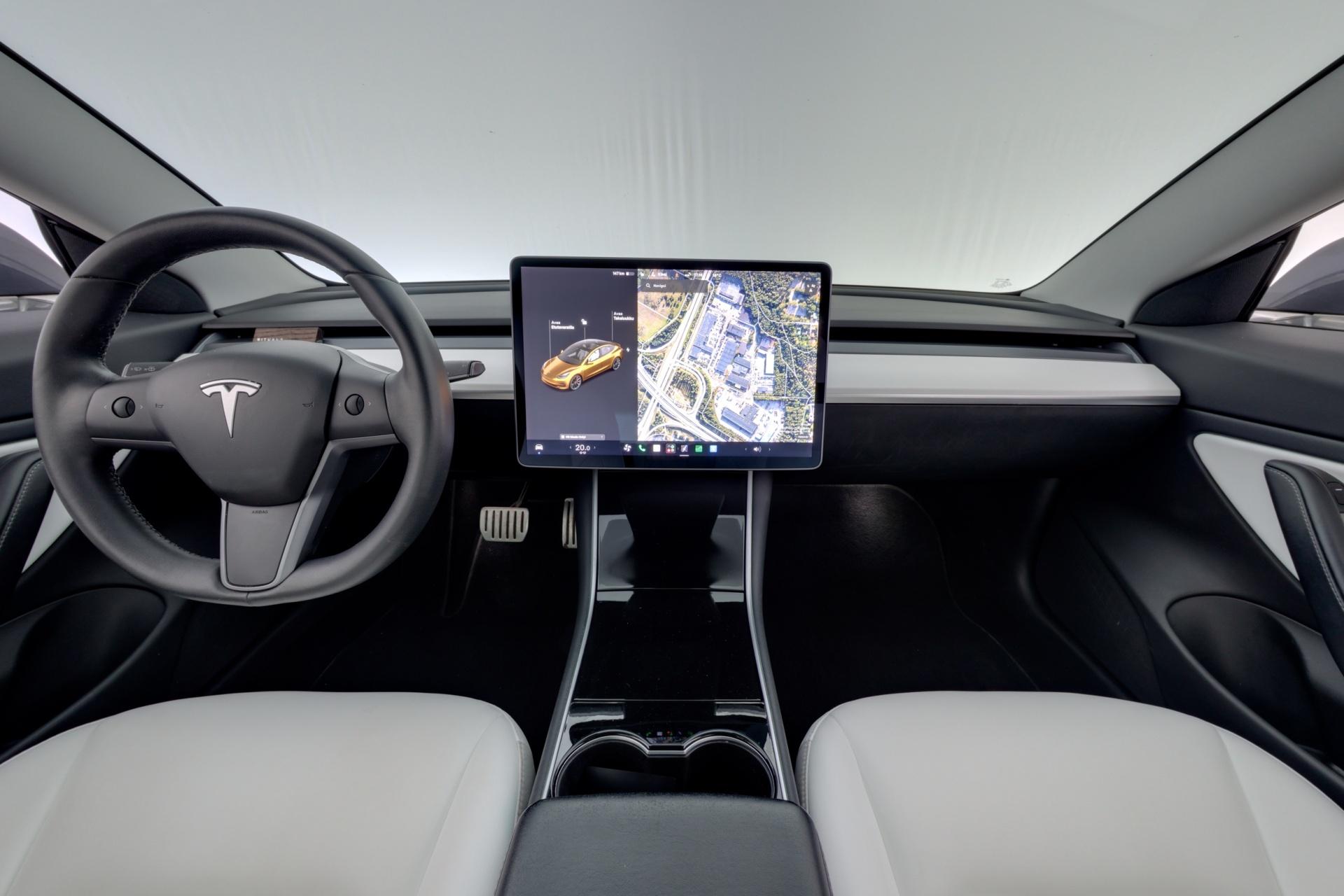 TESLA Model 3 2019