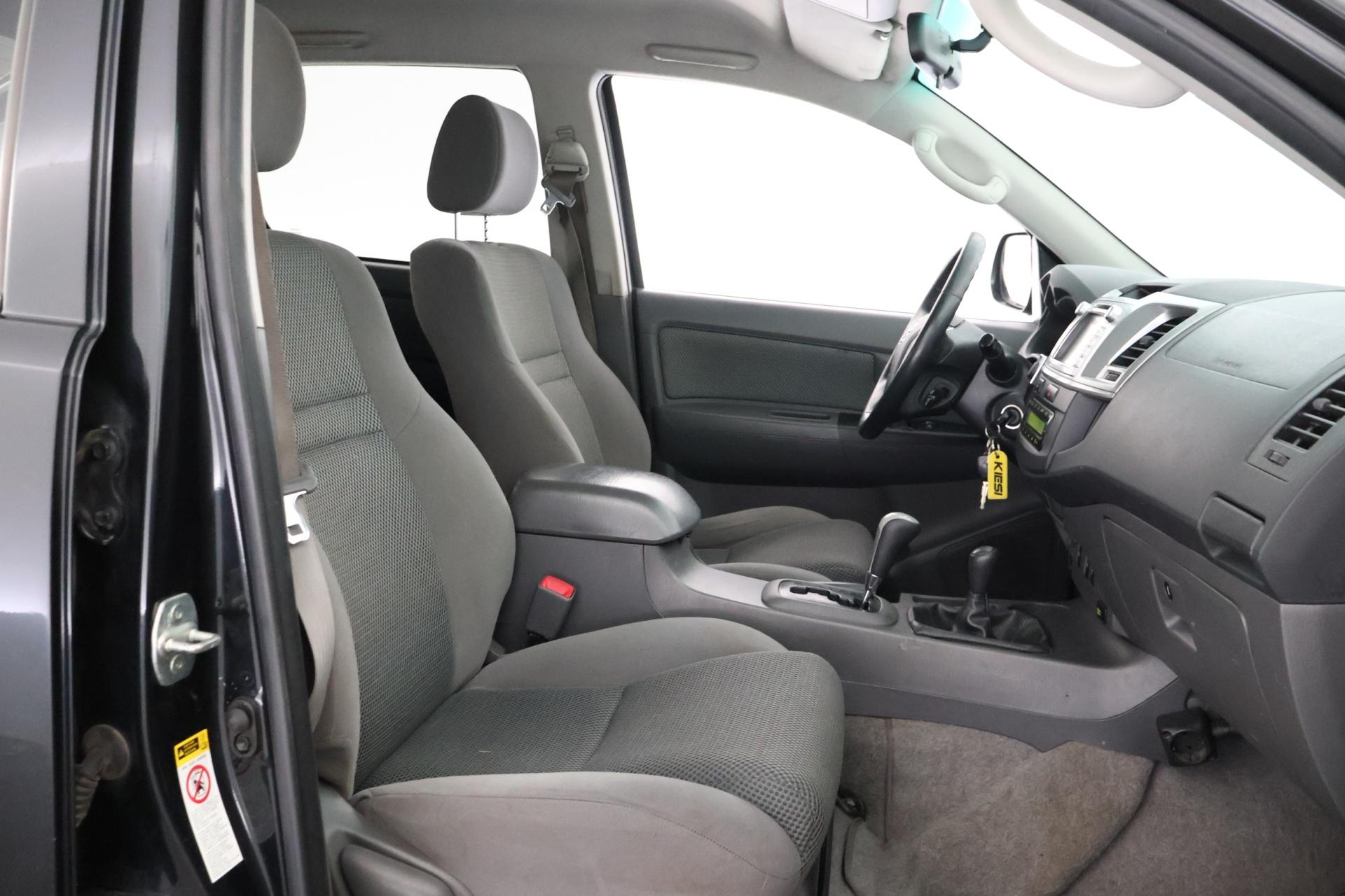 TOYOTA Hilux 2014