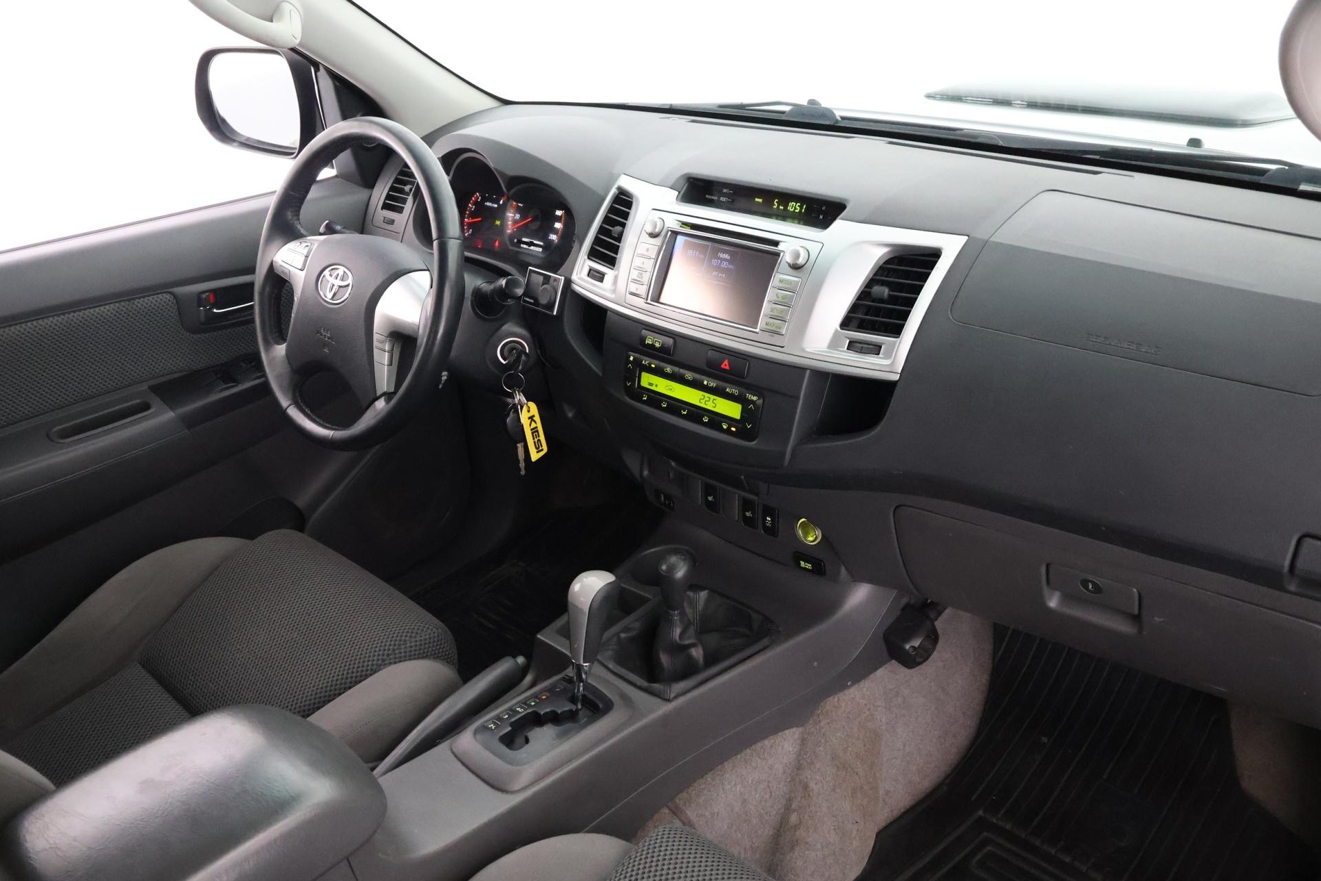 TOYOTA Hilux 2014
