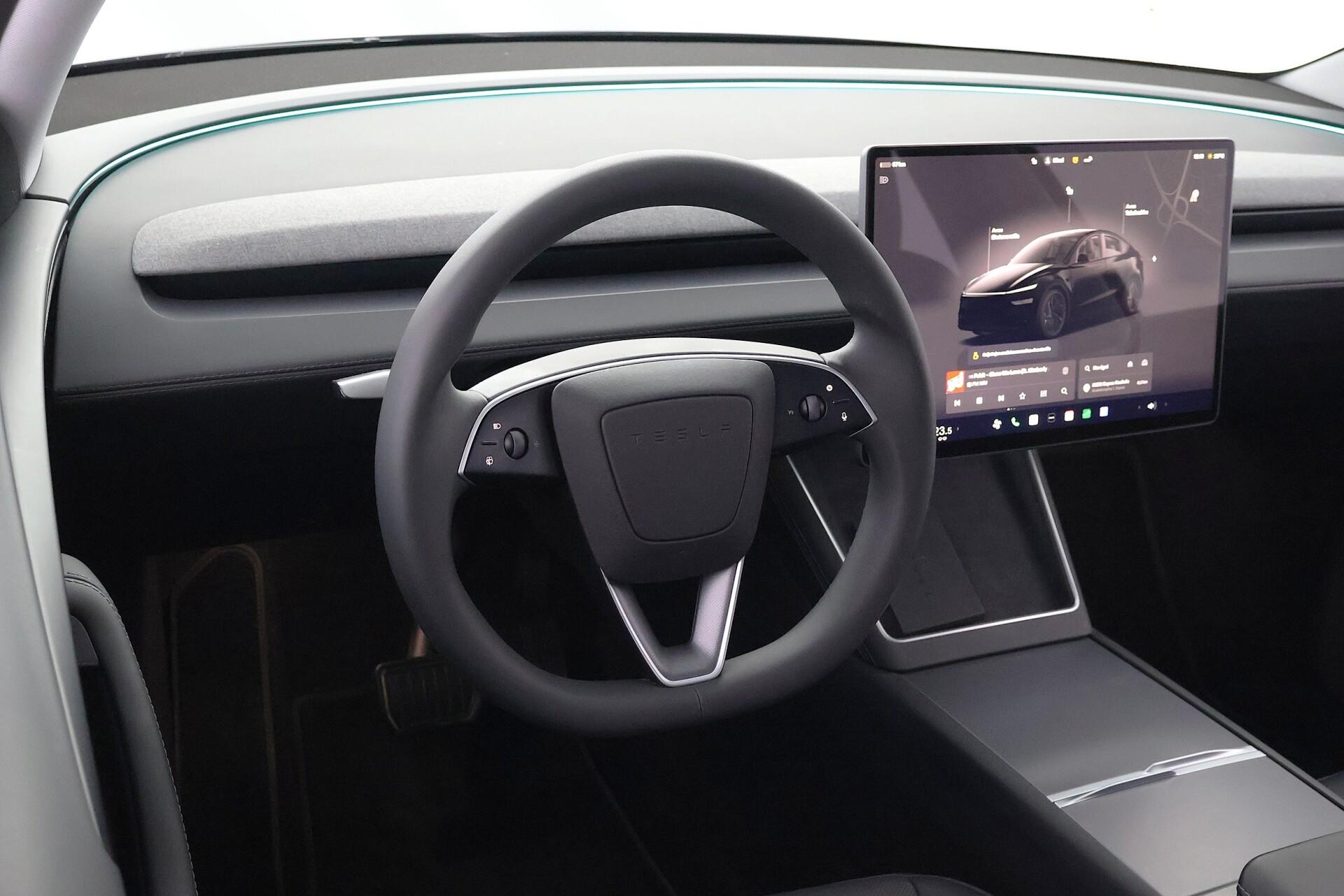 TESLA Model Y 2025