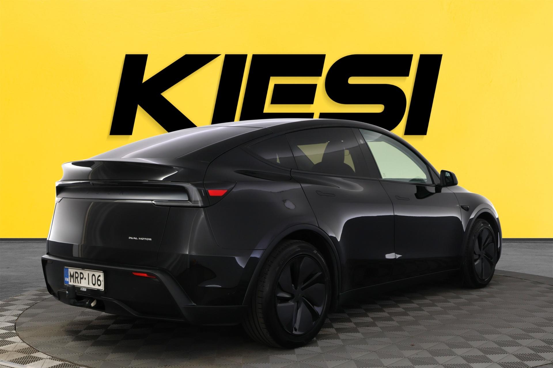TESLA Model Y 2025