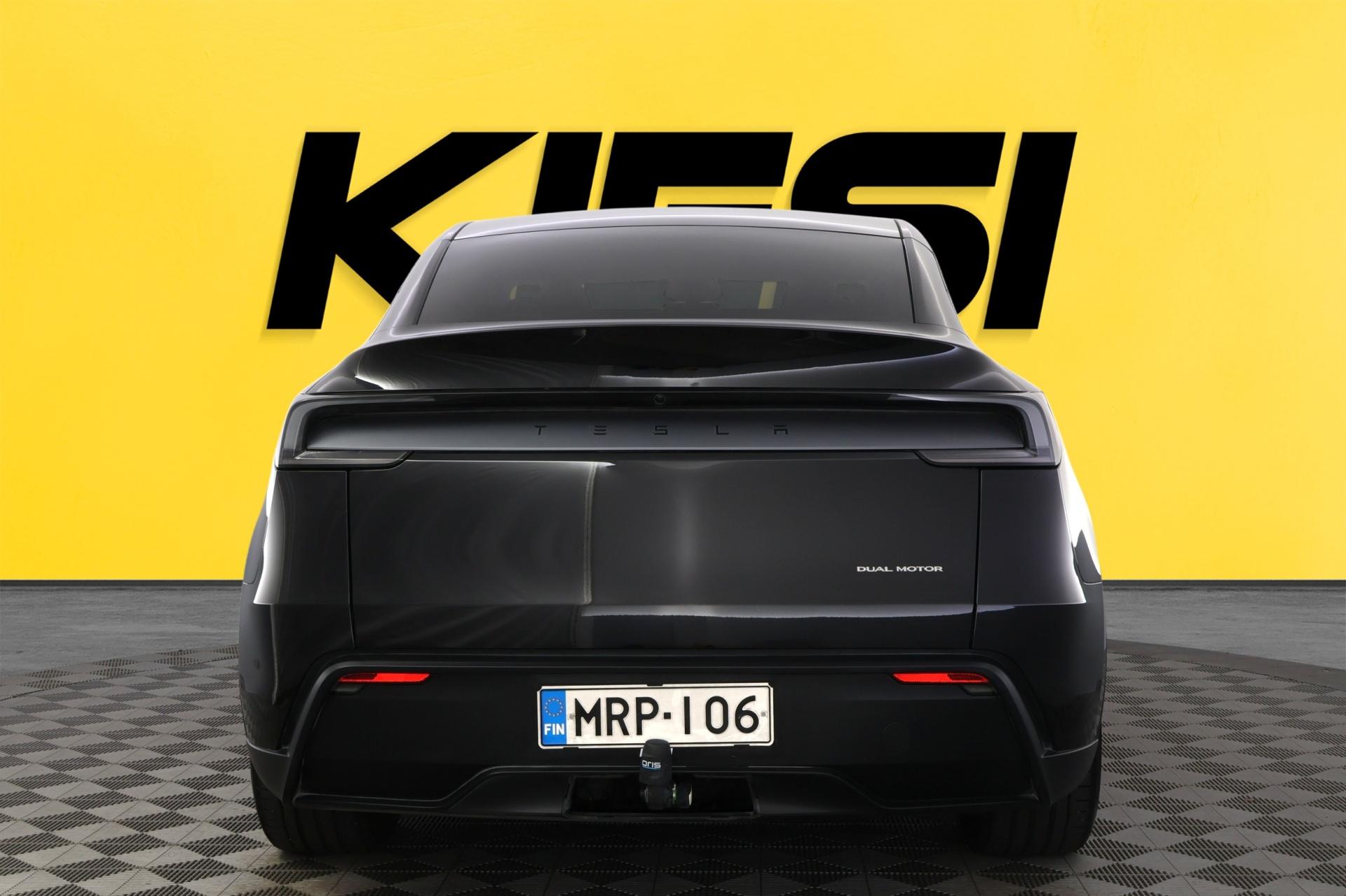 TESLA Model Y 2025
