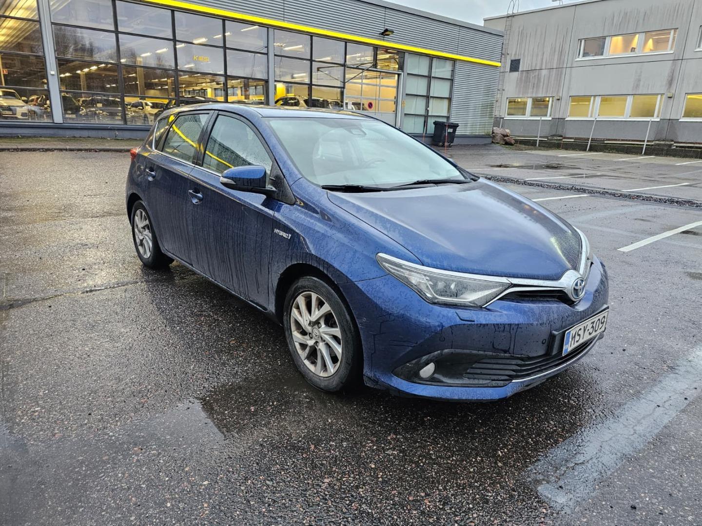TOYOTA Auris 2016