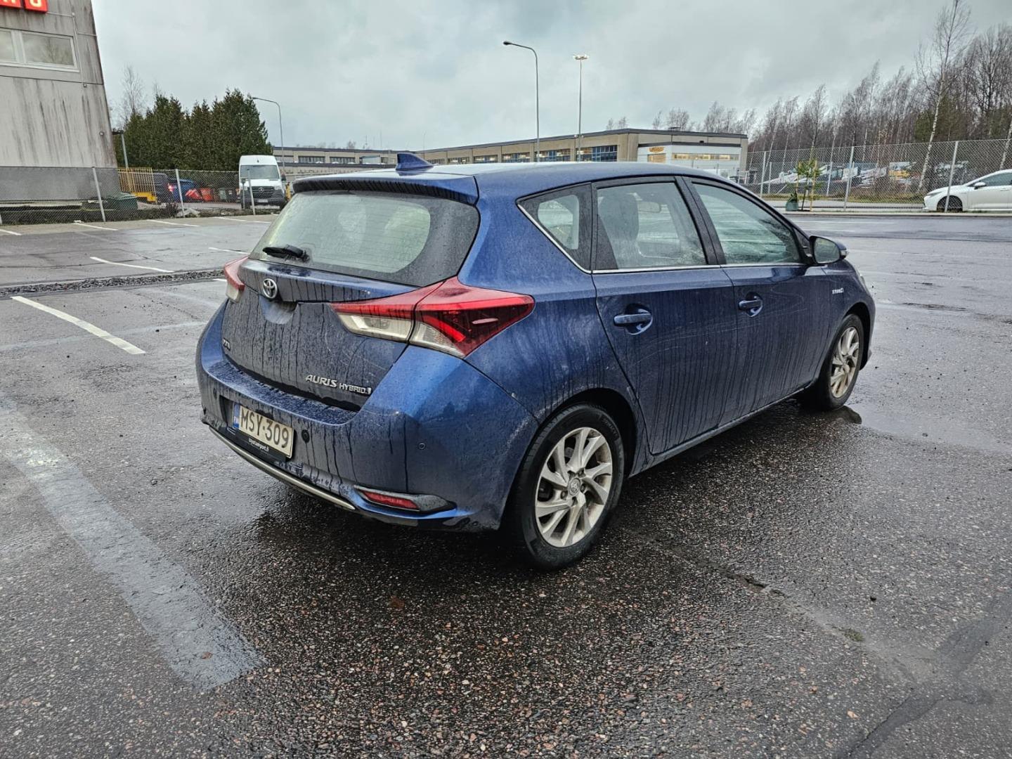 TOYOTA Auris 2016