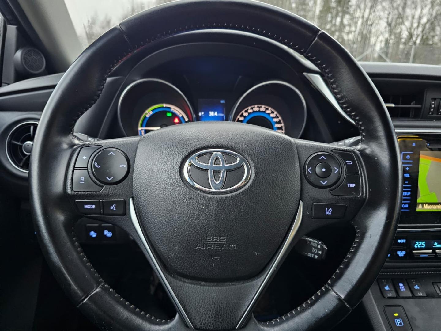 TOYOTA Auris 2016