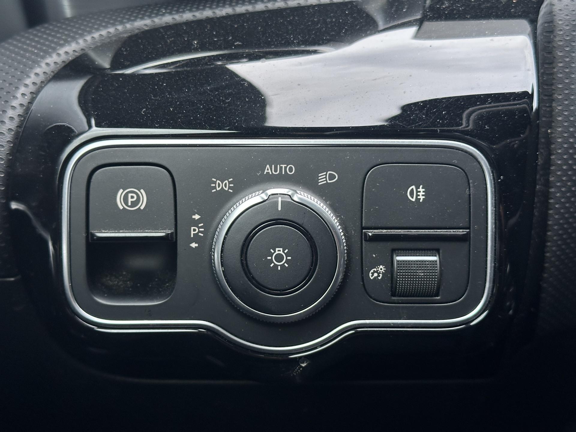 MERCEDES-BENZ CLA 2019