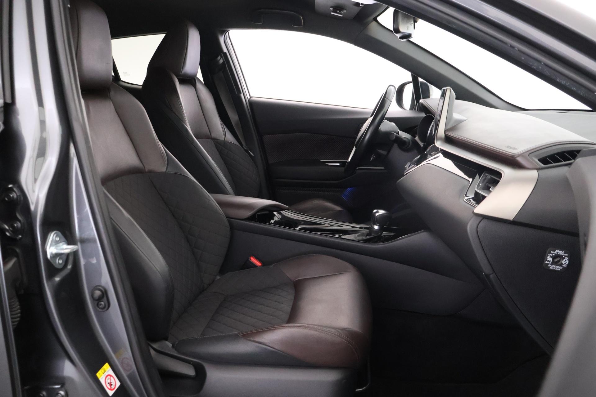 TOYOTA C-HR 2017