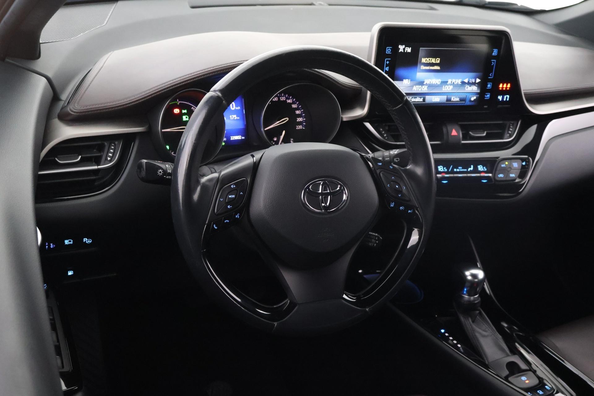 TOYOTA C-HR 2017