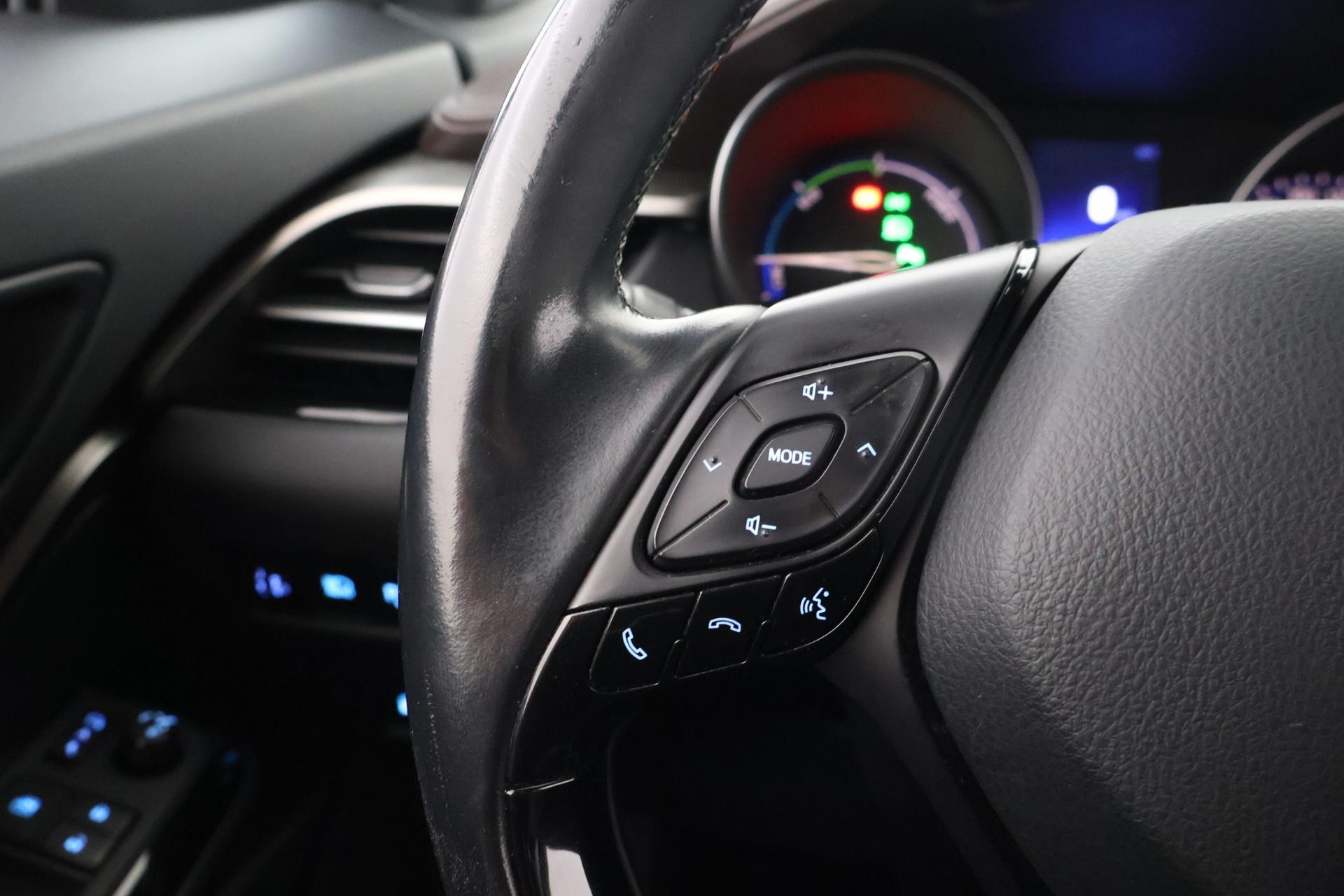 TOYOTA C-HR 2017