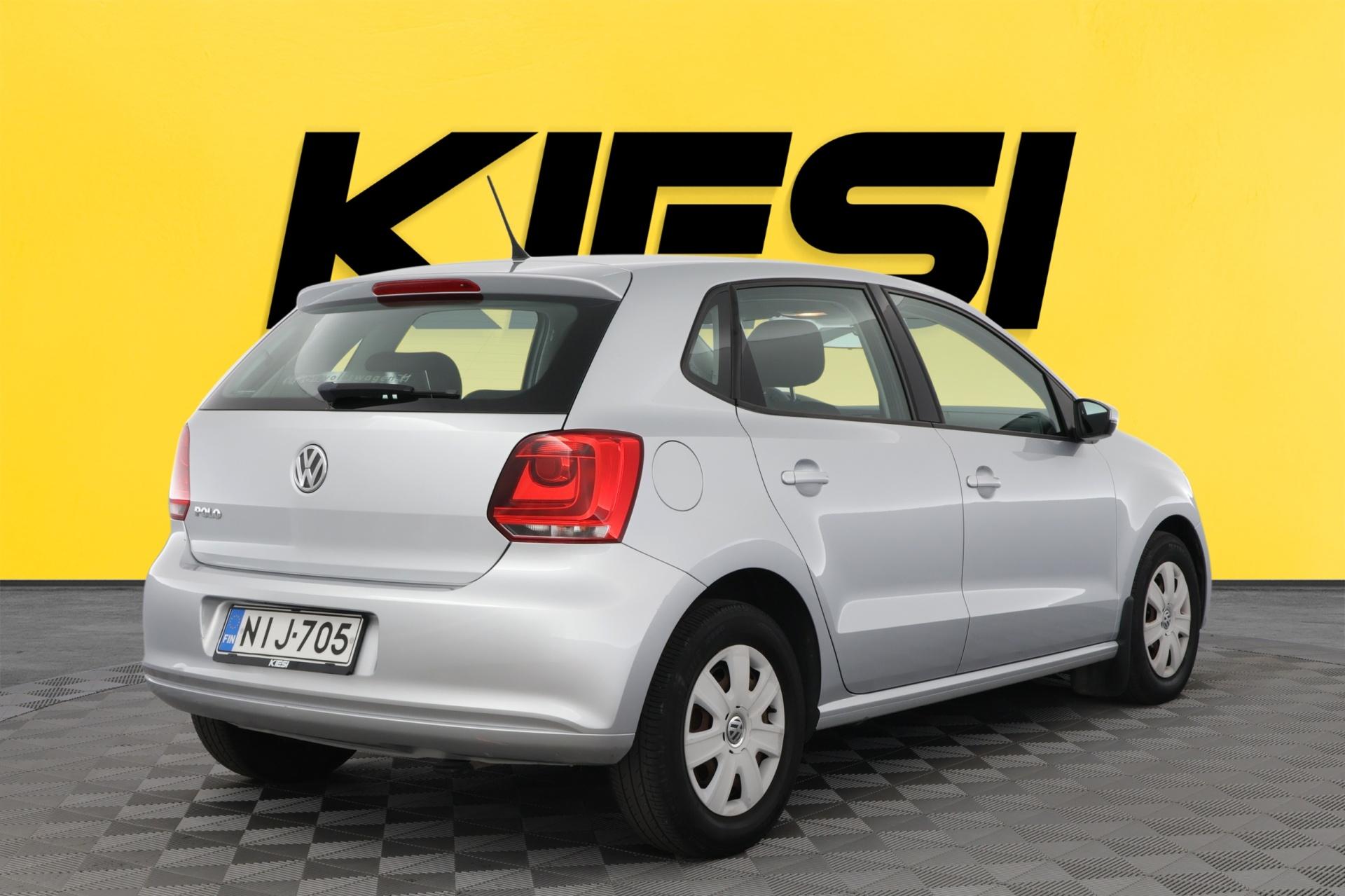 VOLKSWAGEN Polo 2012