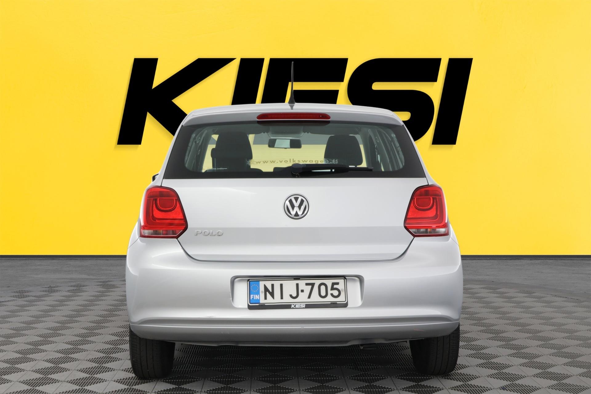 VOLKSWAGEN Polo 2012