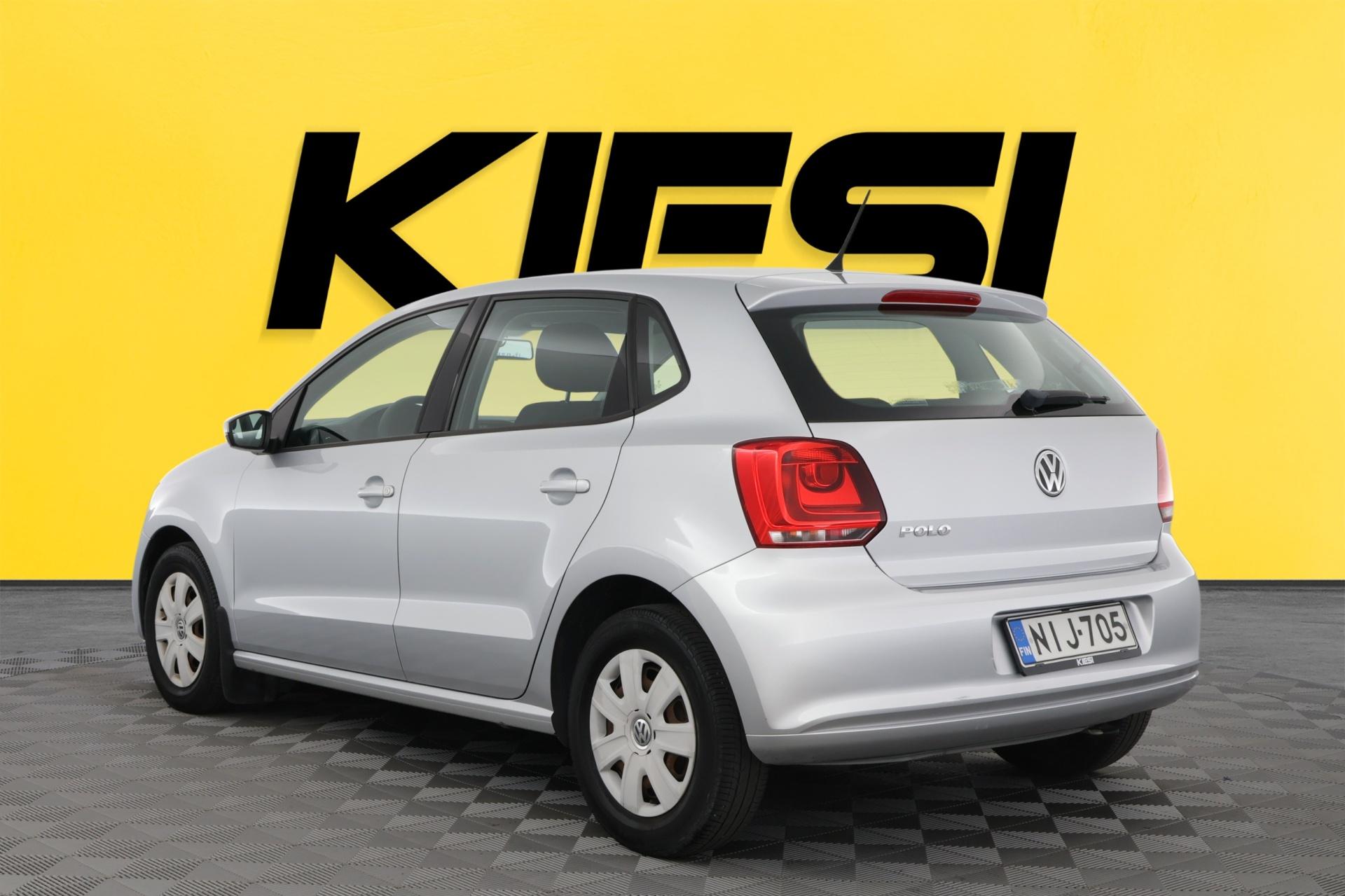 VOLKSWAGEN Polo 2012