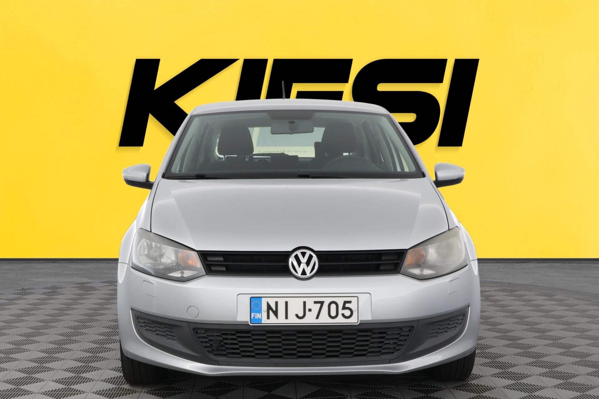 VOLKSWAGEN Polo 2012