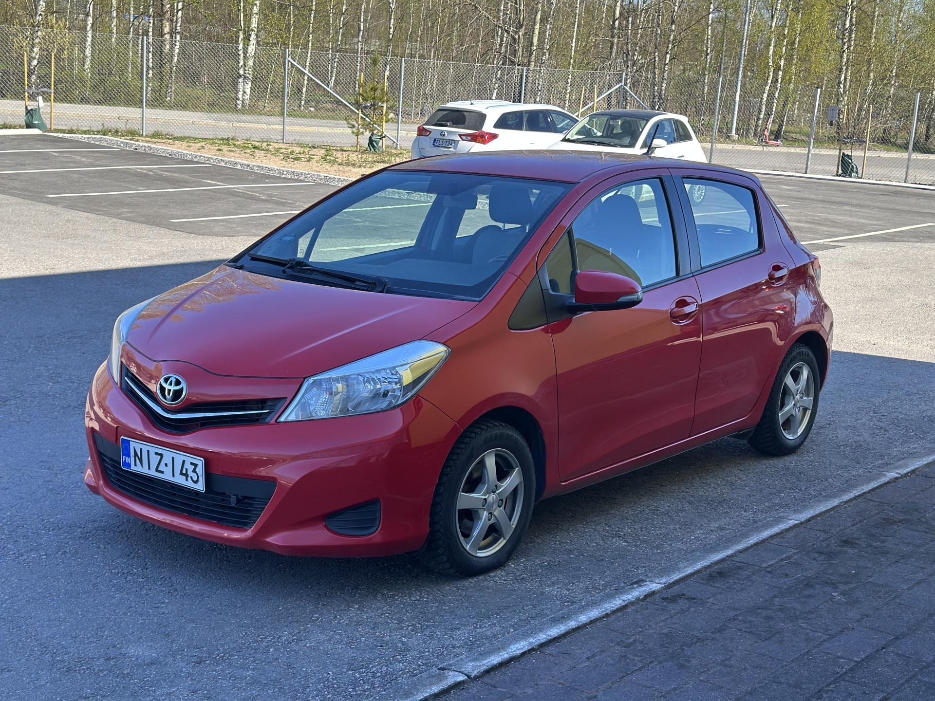 TOYOTA Yaris 2013