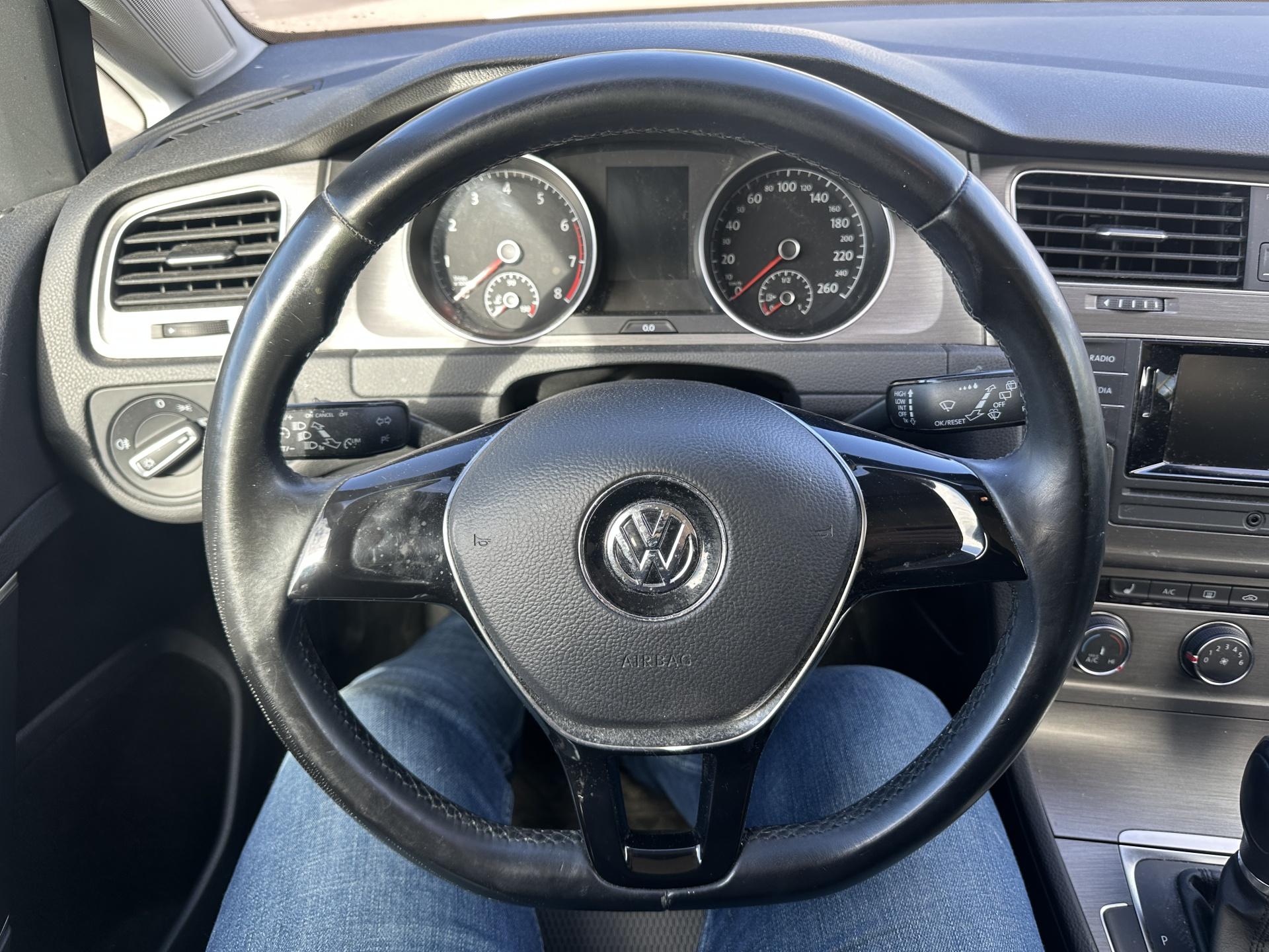 VOLKSWAGEN Golf 2013