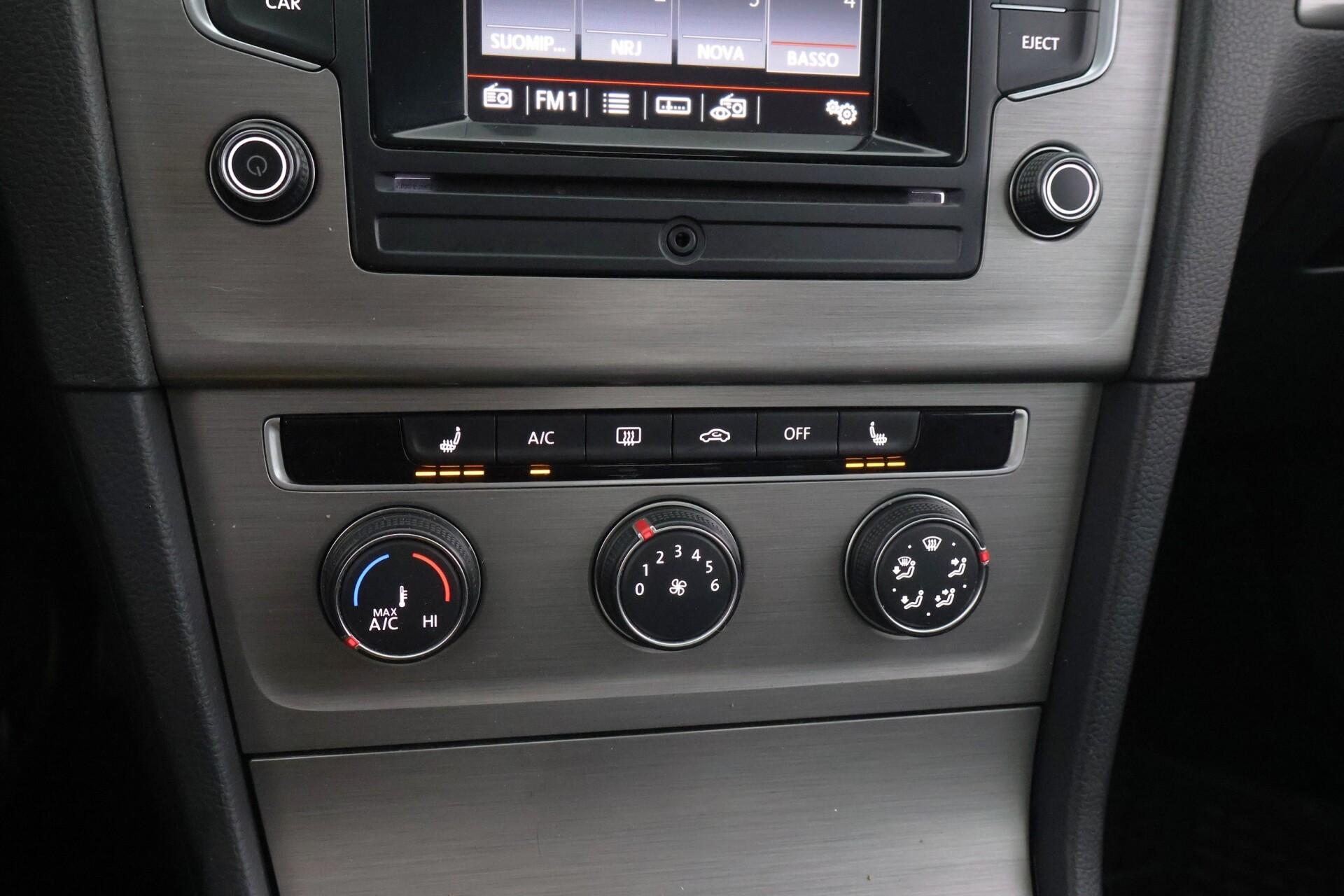VOLKSWAGEN Golf 2016
