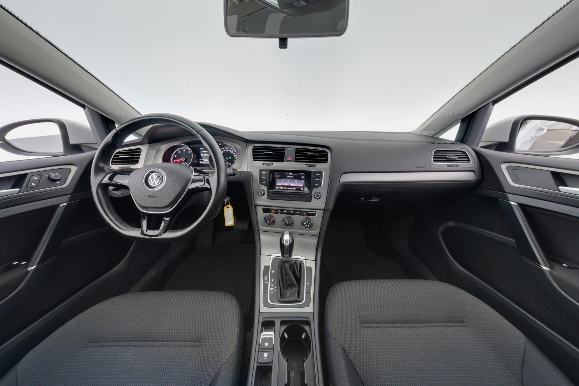 VOLKSWAGEN Golf 2016