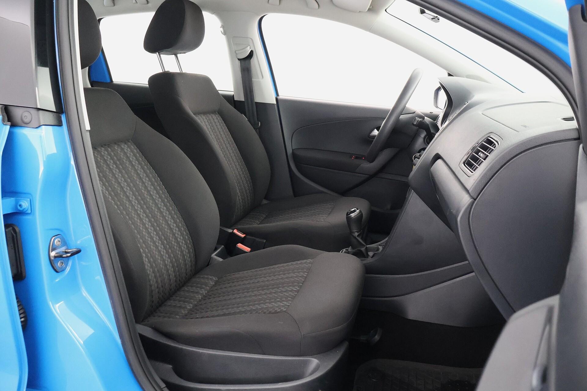 VOLKSWAGEN Polo 2016