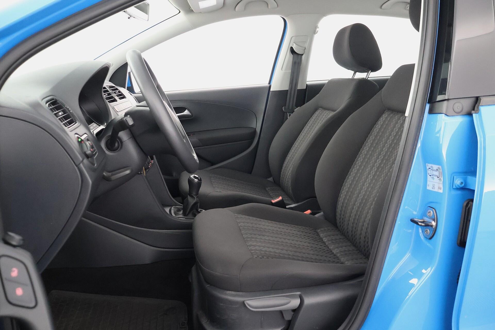 VOLKSWAGEN Polo 2016