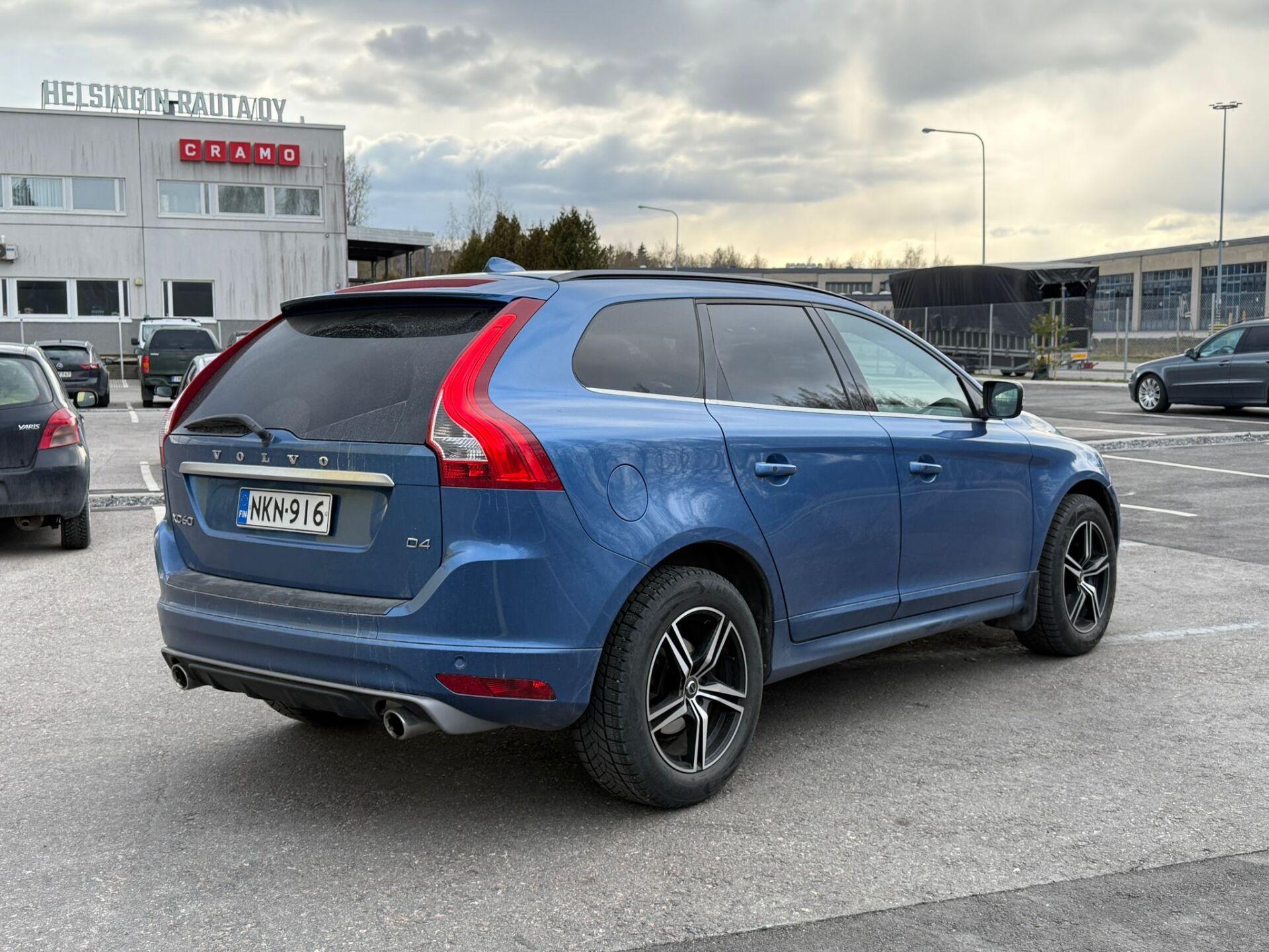 VOLVO XC60 2017