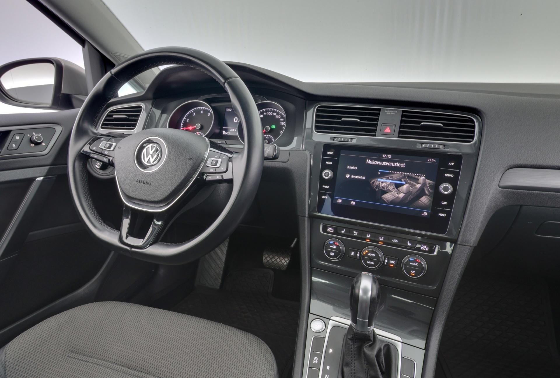 VOLKSWAGEN Golf 2019