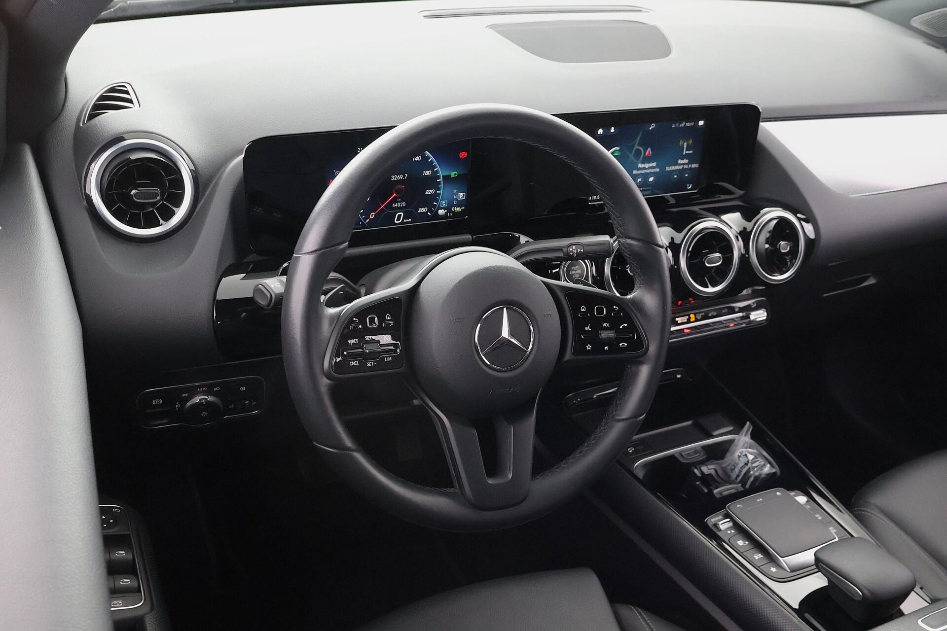 MERCEDES-BENZ B 2022