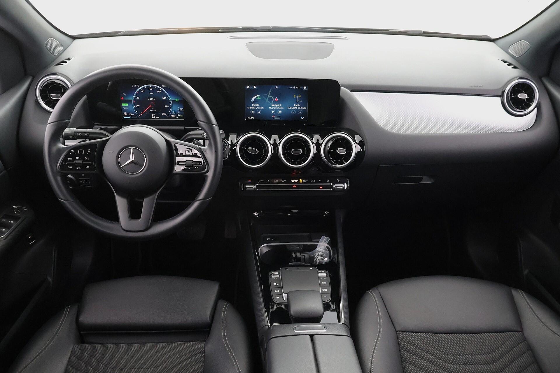 MERCEDES-BENZ B 2022