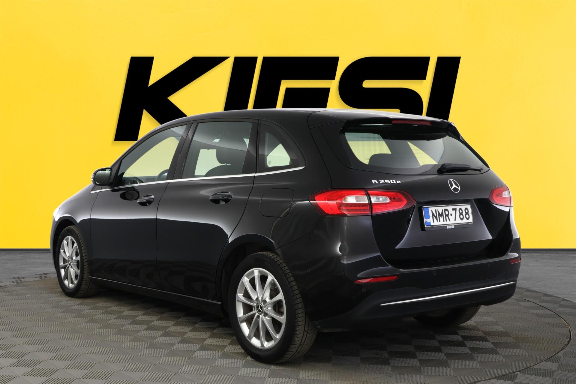 MERCEDES-BENZ B 2022