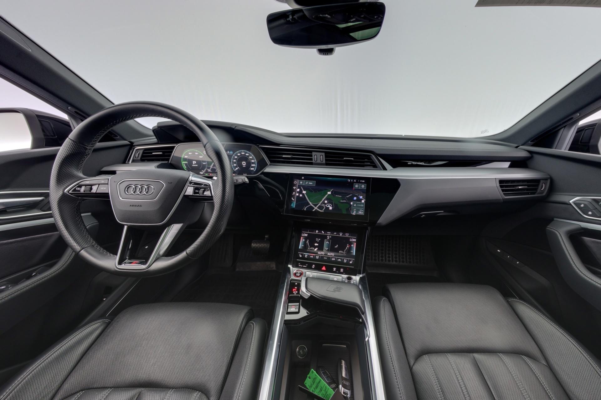 AUDI e-tron 2023