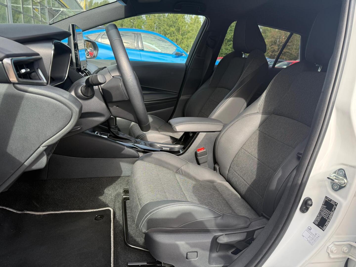 TOYOTA Corolla 2023