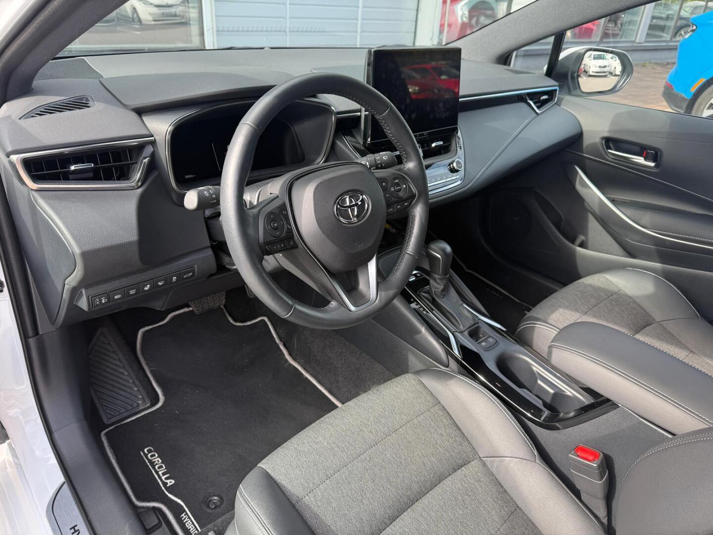 TOYOTA Corolla 2023