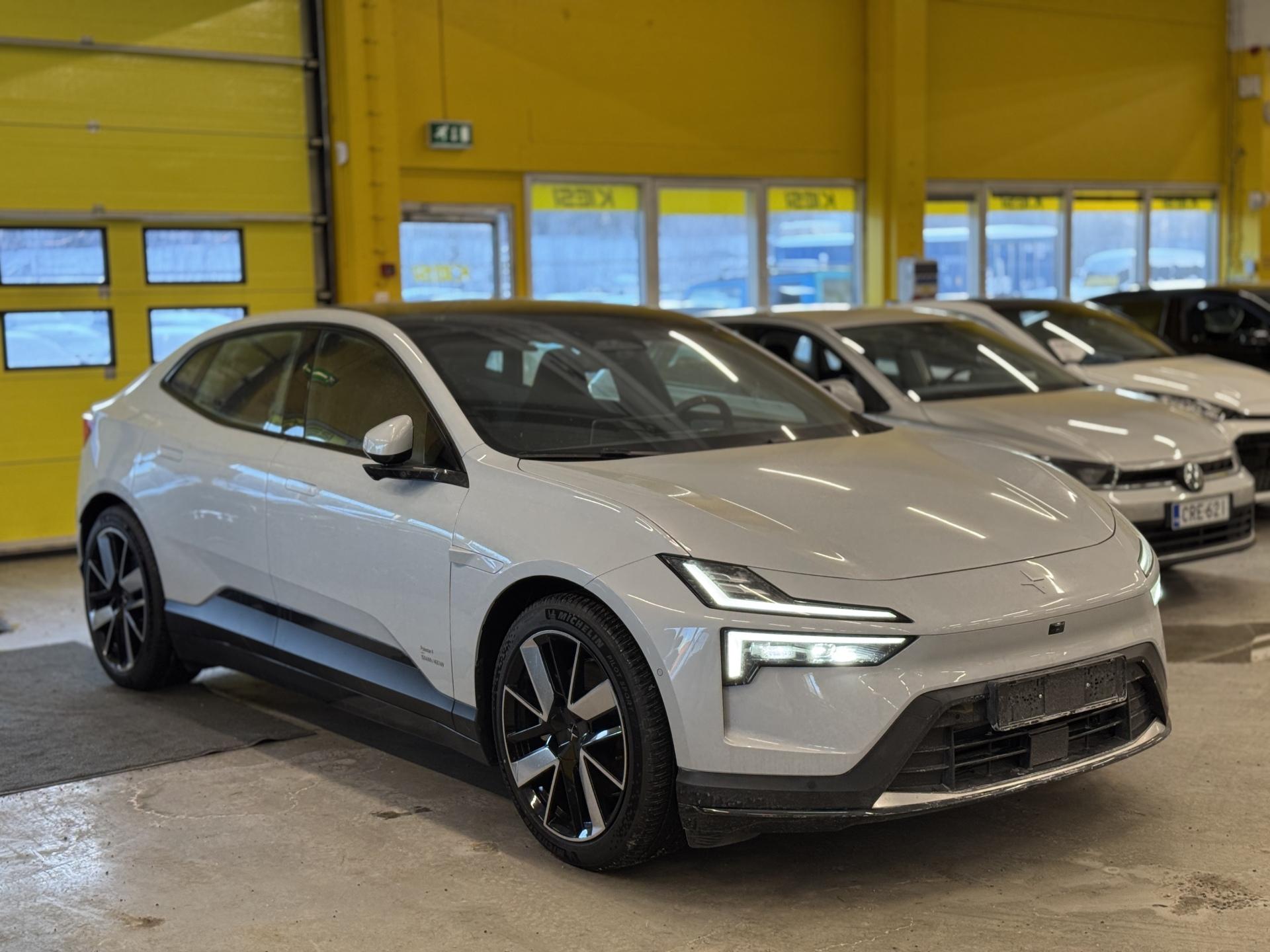 POLESTAR 4 2025