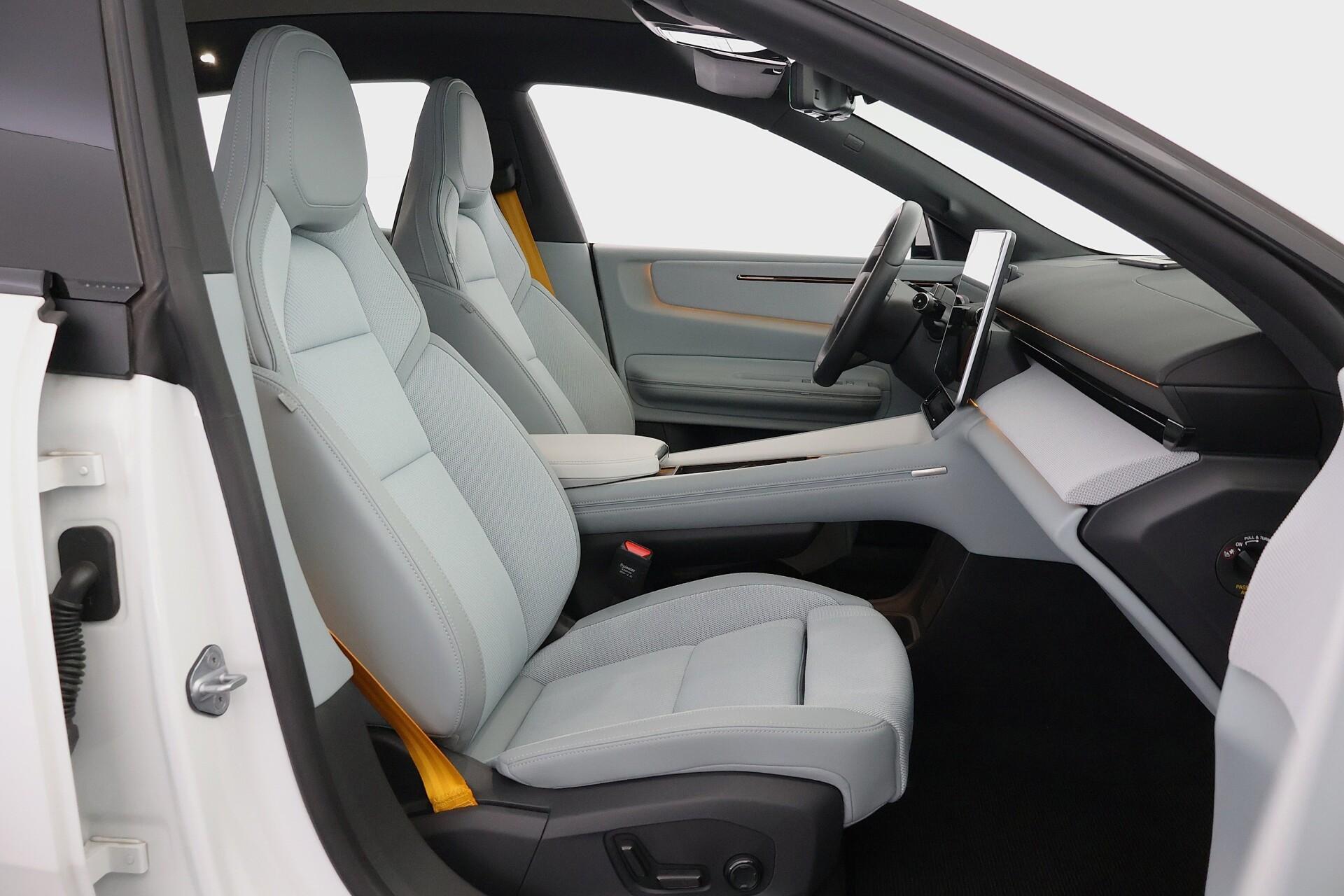 POLESTAR 4 2025