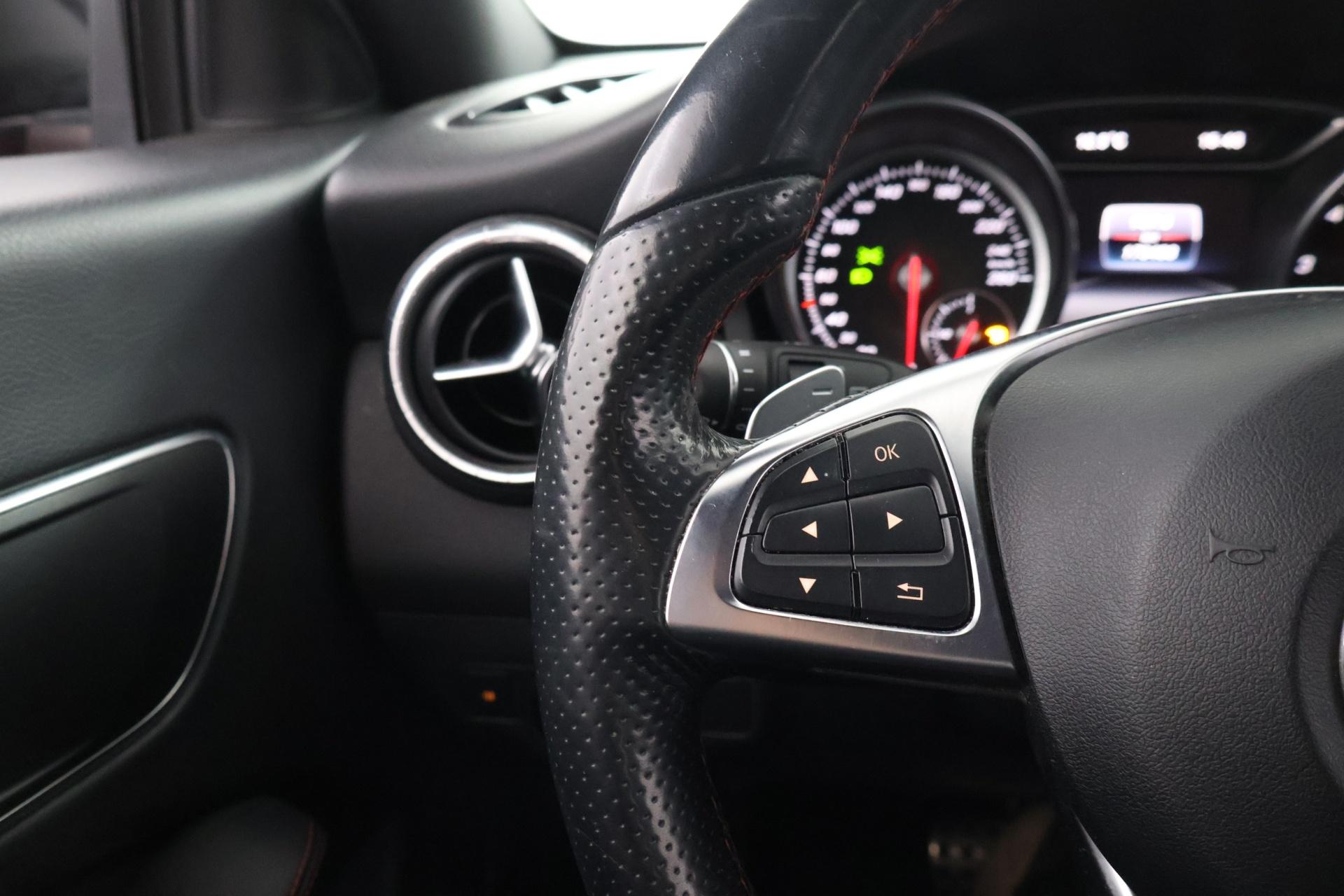 MERCEDES-BENZ CLA 2017