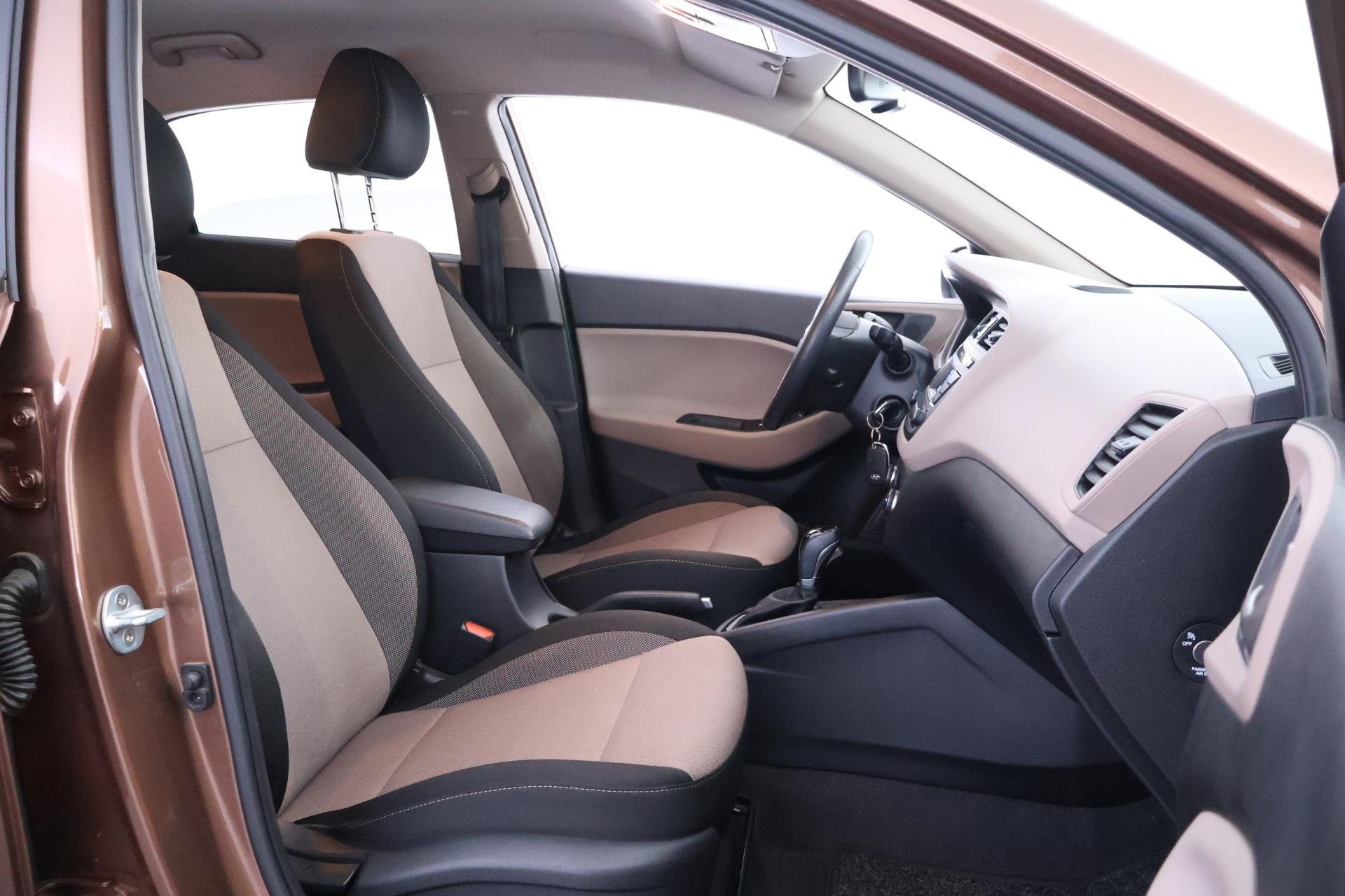 HYUNDAI i20 2017
