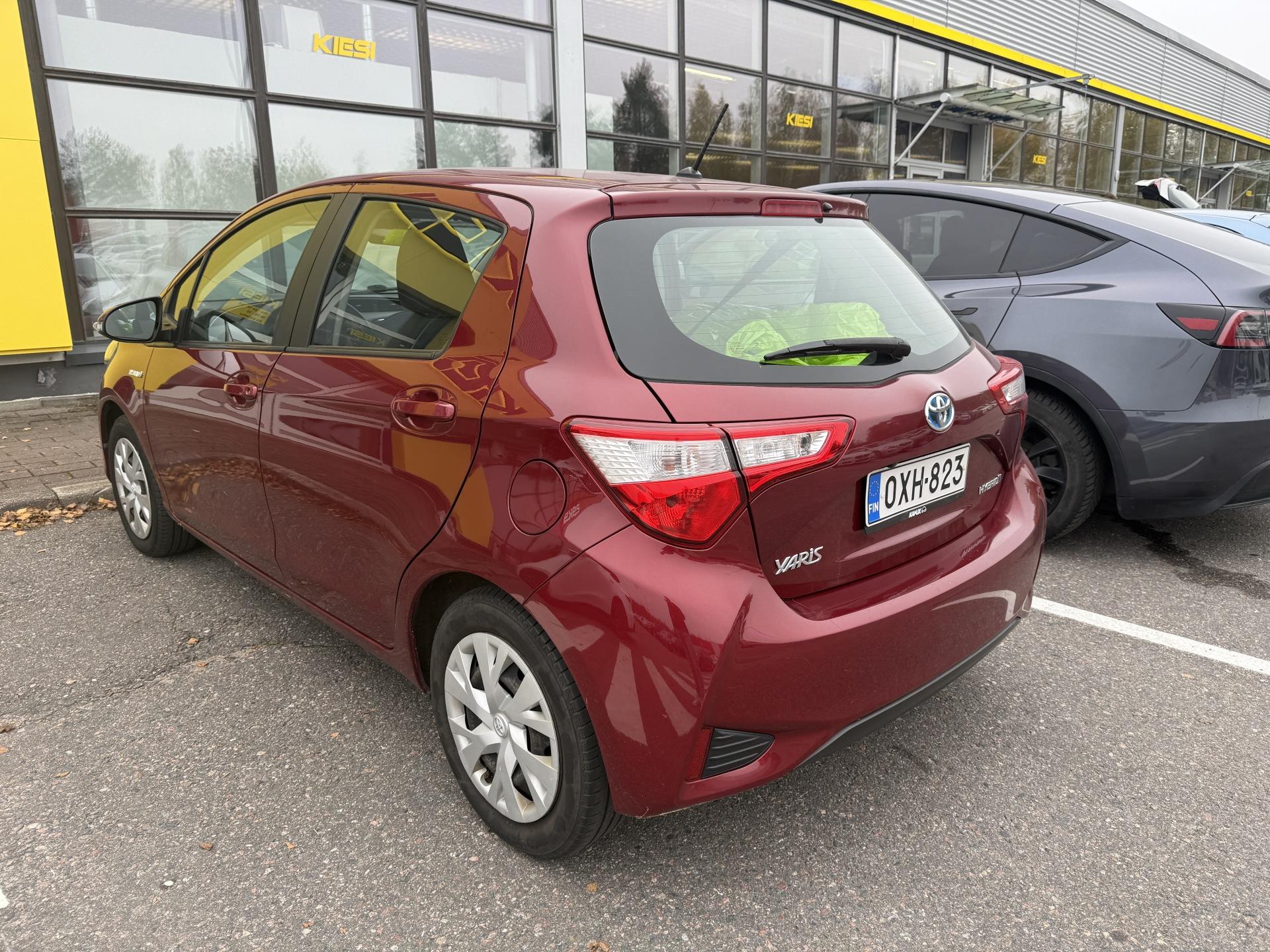 TOYOTA Yaris 2018
