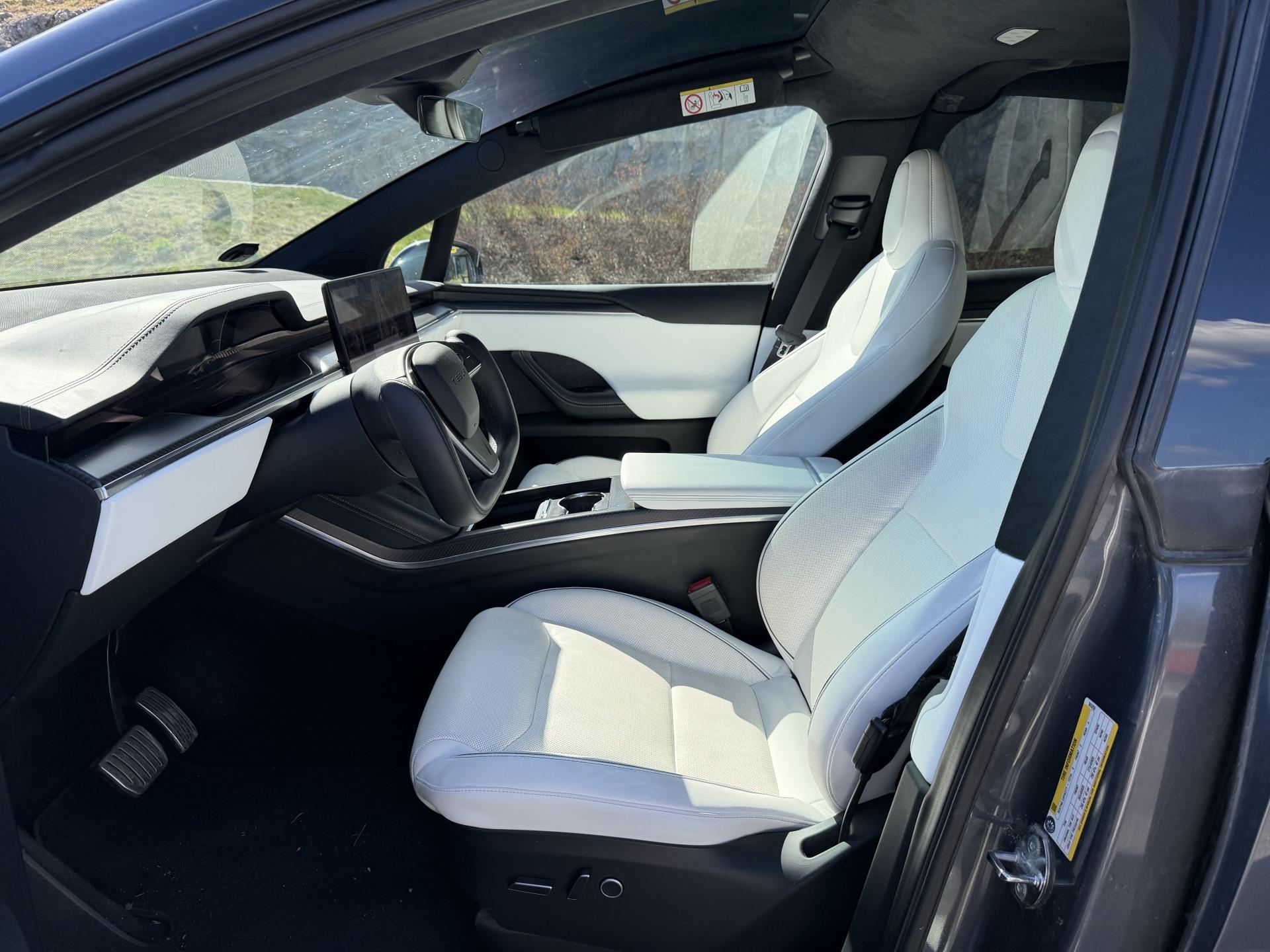 TESLA Model X 2023