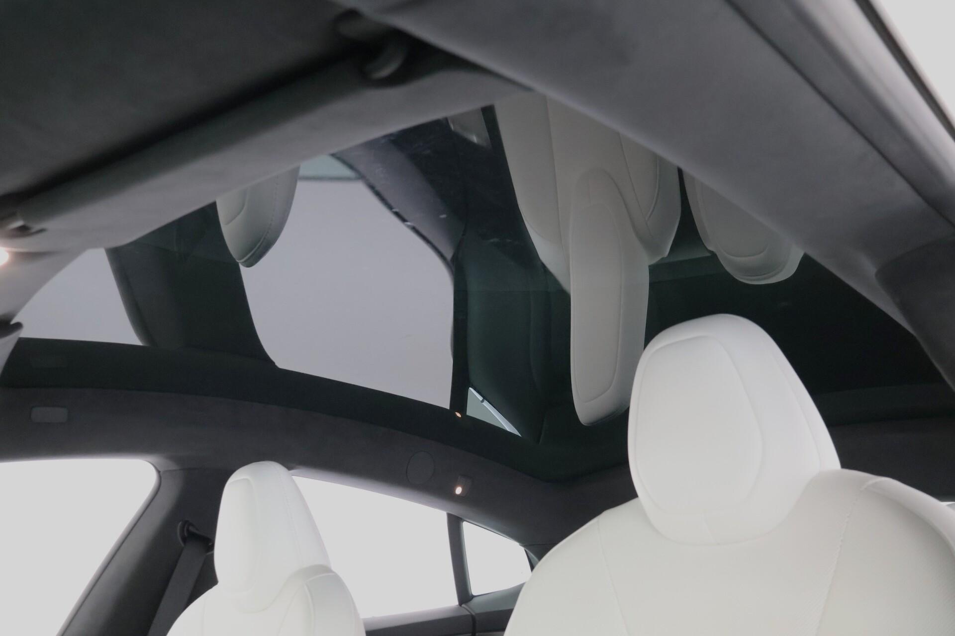 TESLA Model S 2023