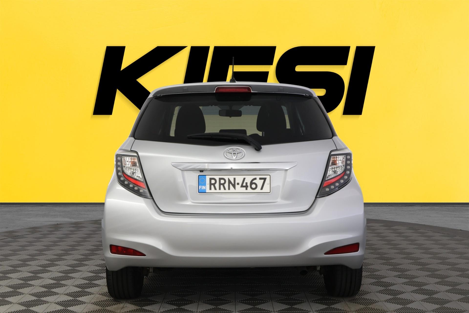 TOYOTA Yaris 2014