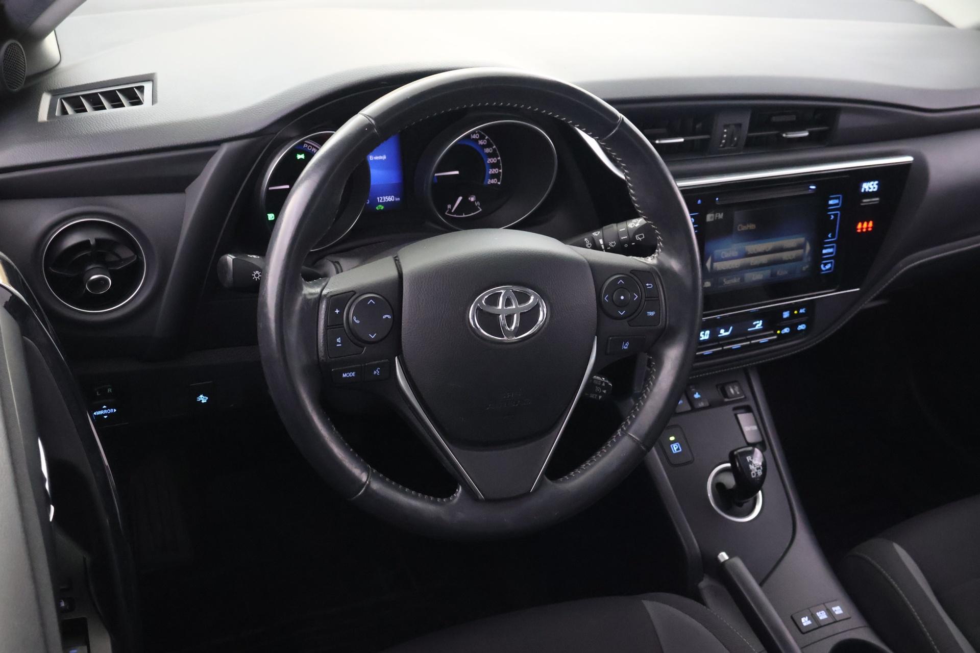 TOYOTA Auris 2017