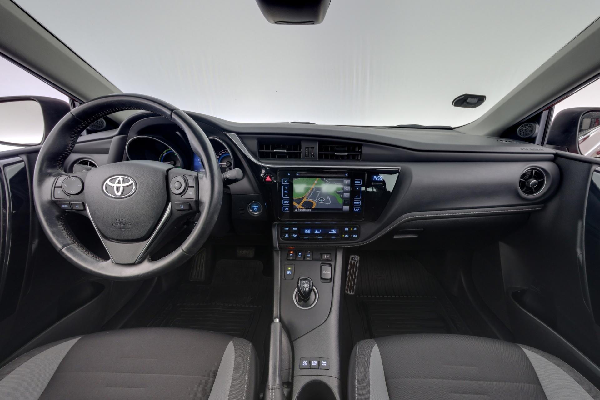 TOYOTA Auris 2017