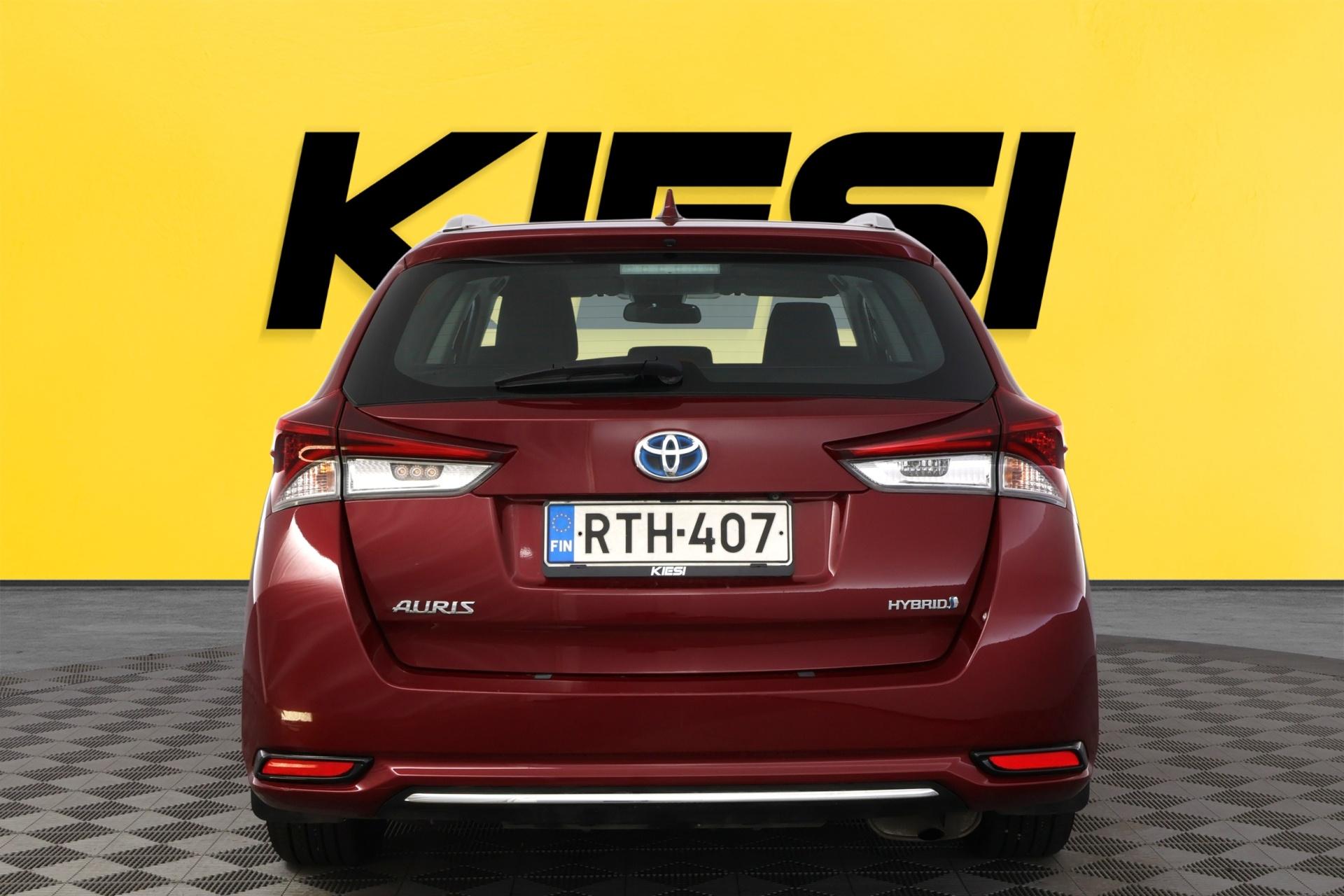 TOYOTA Auris 2017