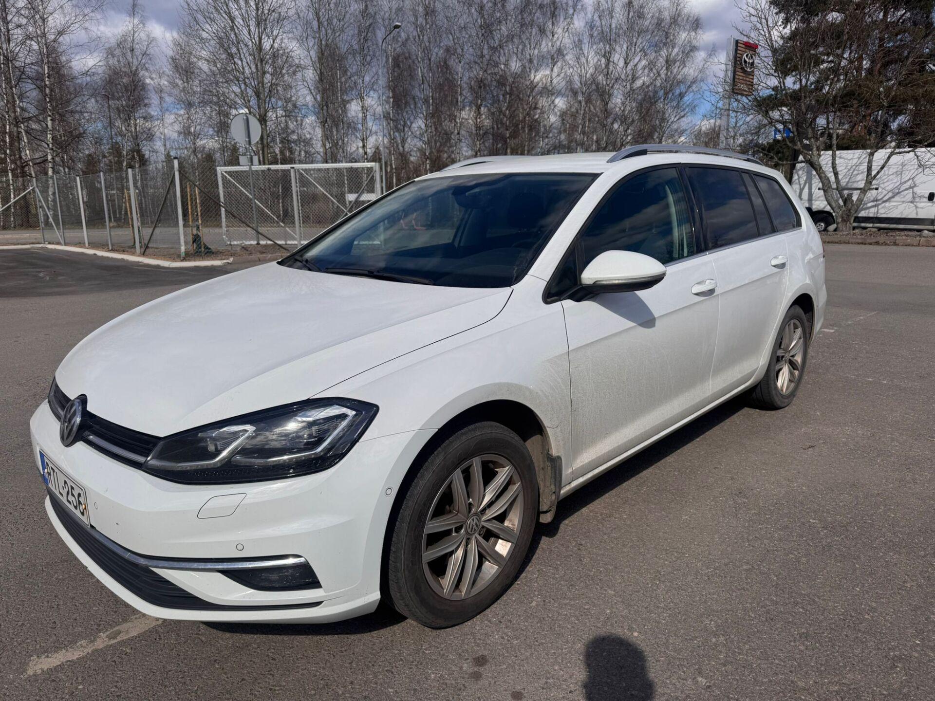 VOLKSWAGEN Golf 2018